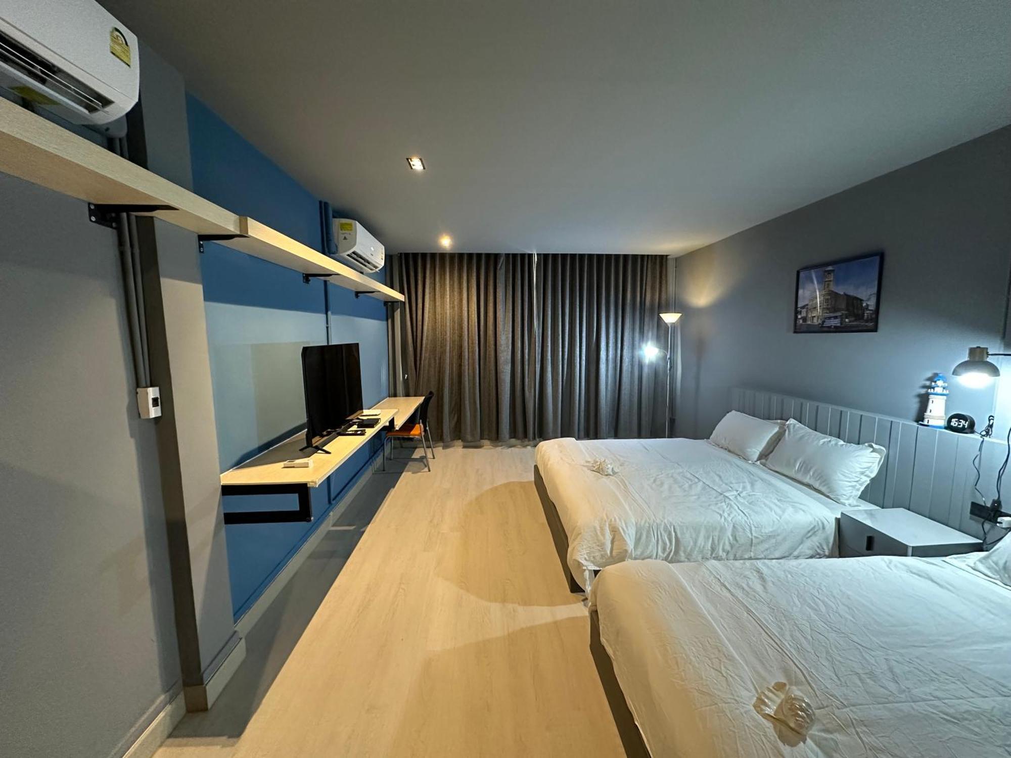 Phuket Vibe, House, 7 Mins To Bts, Center, Private In Sathon, Private Bathroom, Bangkok, Thailand Wisma tamu