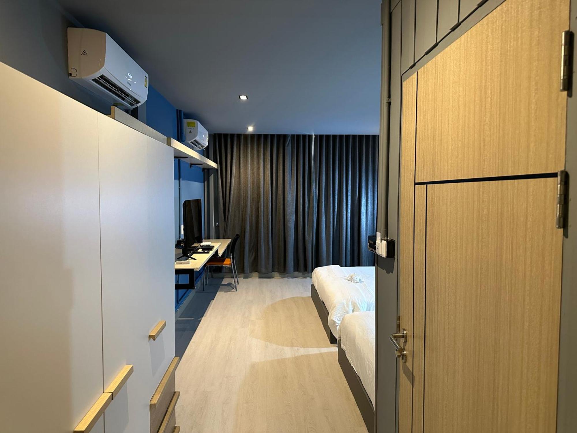 Phuket Vibe, House, 7 Mins To Bts, Center, Private In Sathon, Private Bathroom, Bangkok, Thailand Wisma tamu