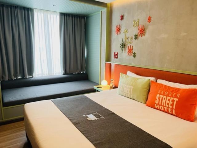 Samsen Street - Sha Extra