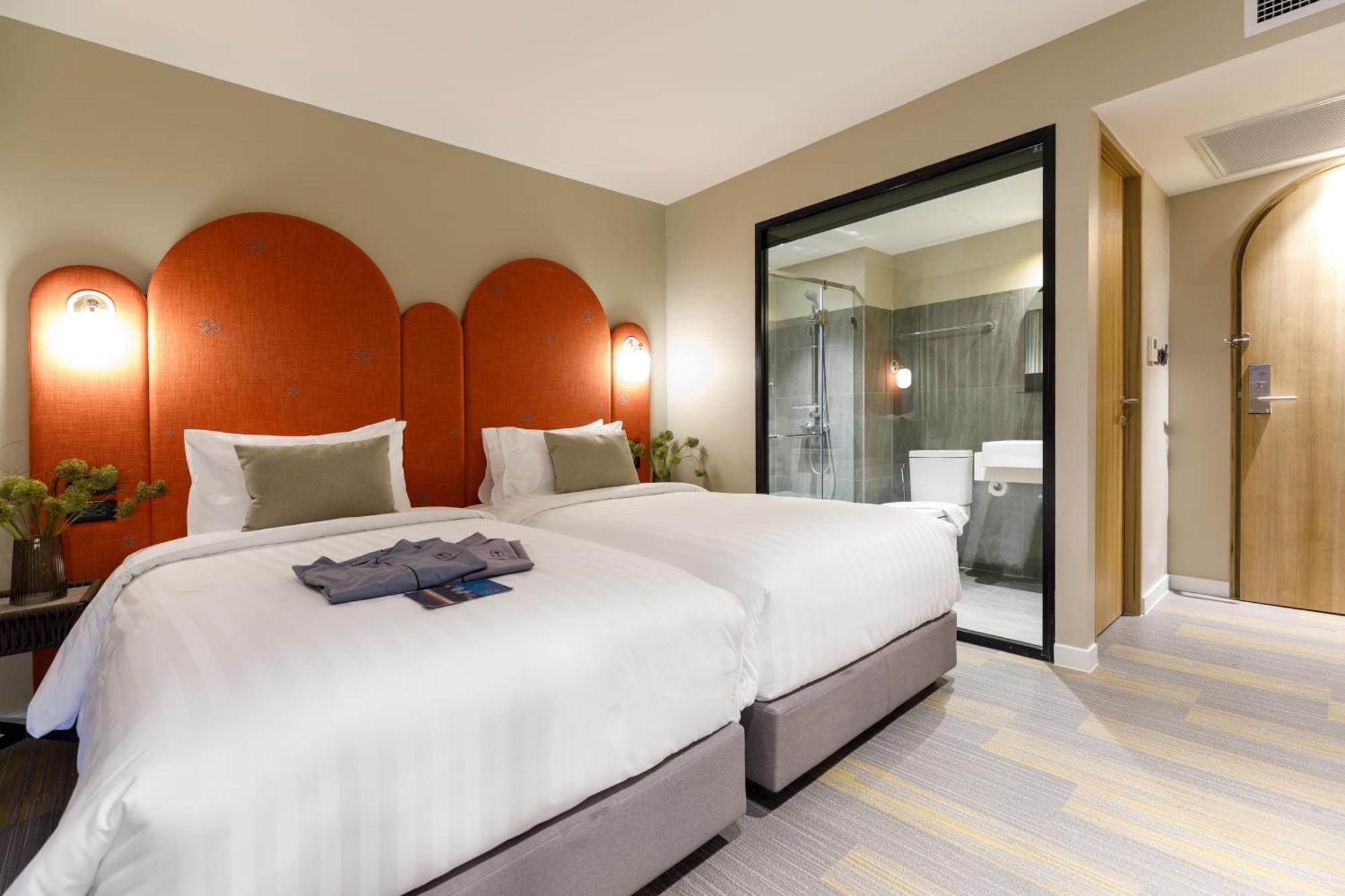 Benjarong Hotel 4*