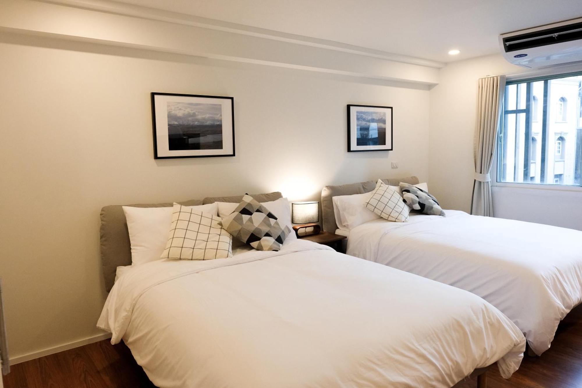 Upscale 3-bedroom 3-bathroom 1 Min To Bts Prompong Apartment