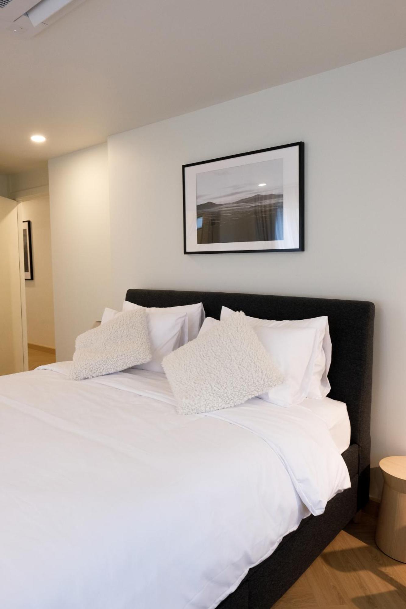 Upscale 3-bedroom 3-bathroom 1 Min To Bts Prompong * Bangkok