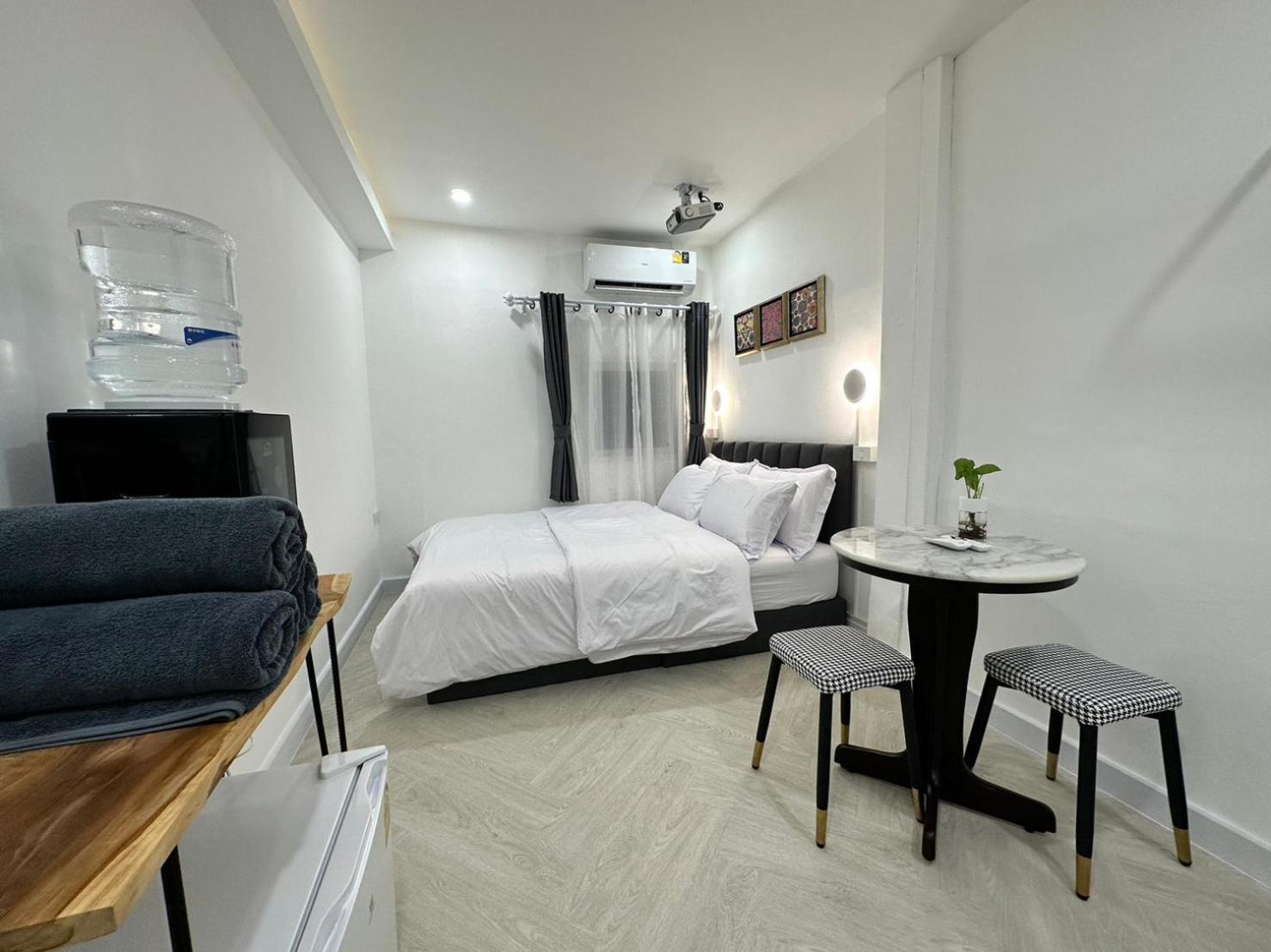 Hostel The White Den Sukhumvit 44 Bangkok