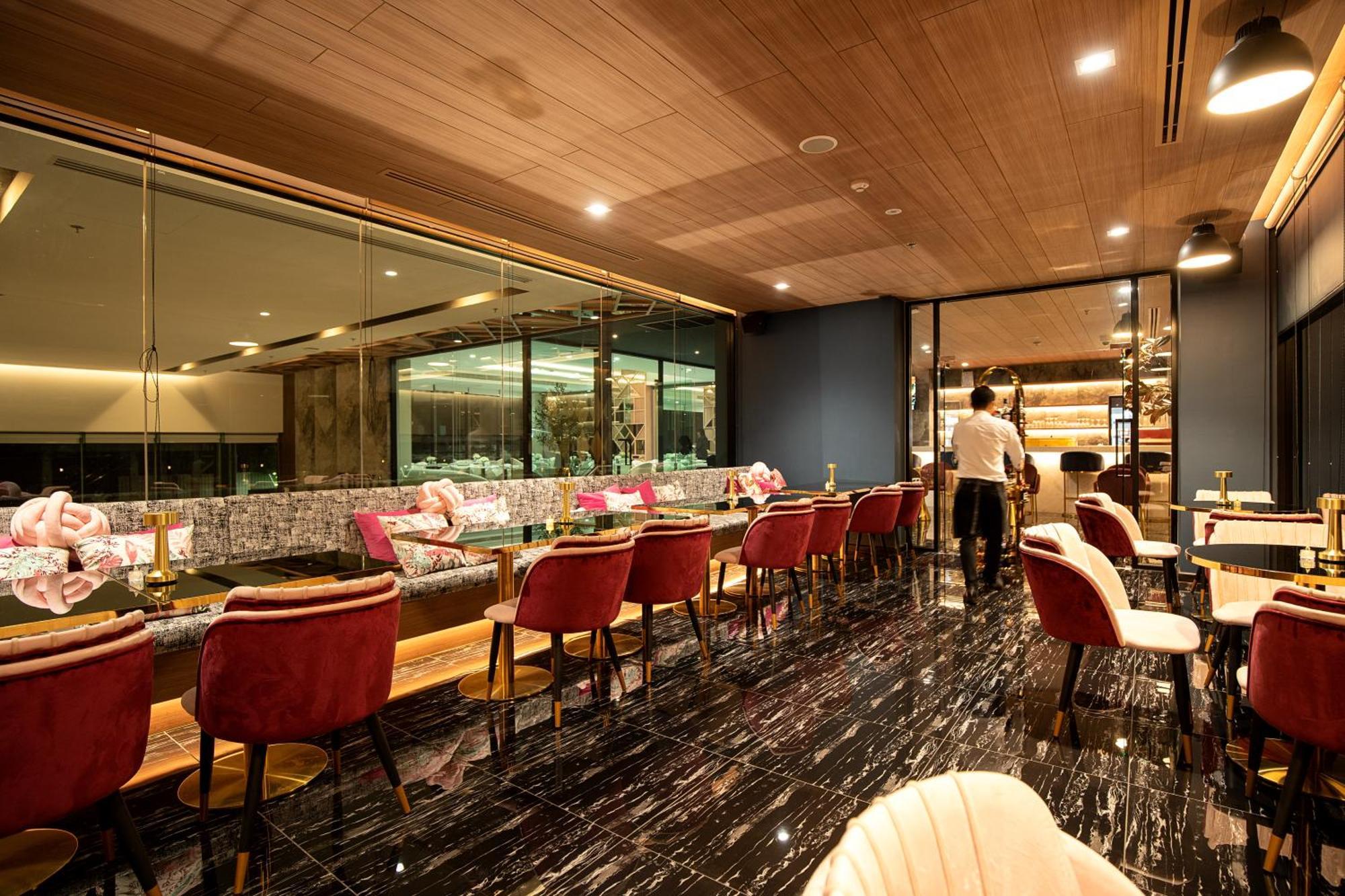Thaya Hotel 5*