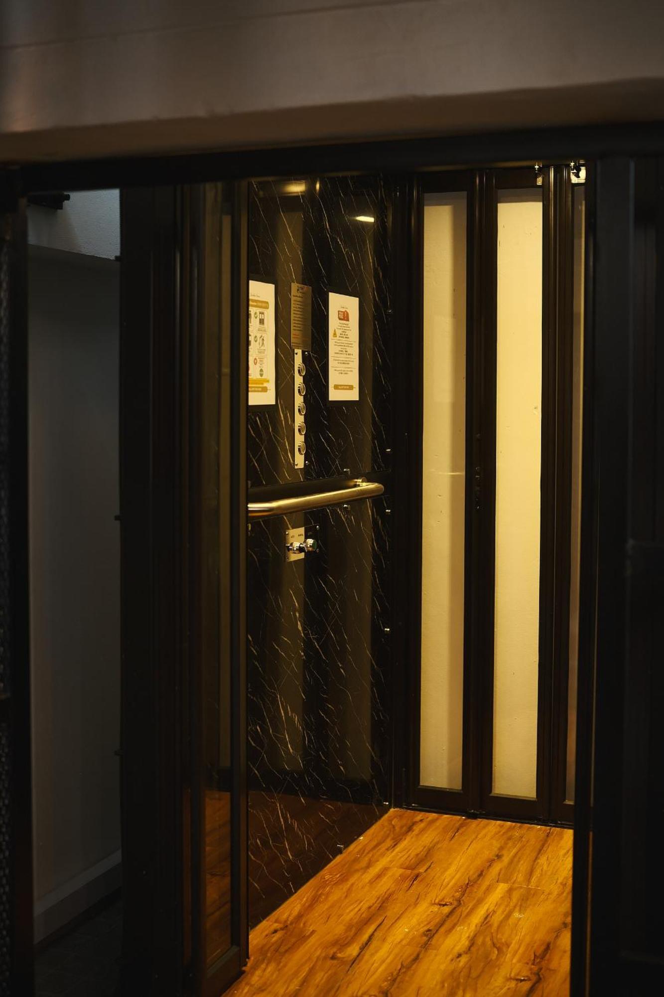 Apartment Private Full-floor Spacious 5br In China Town Bangkok