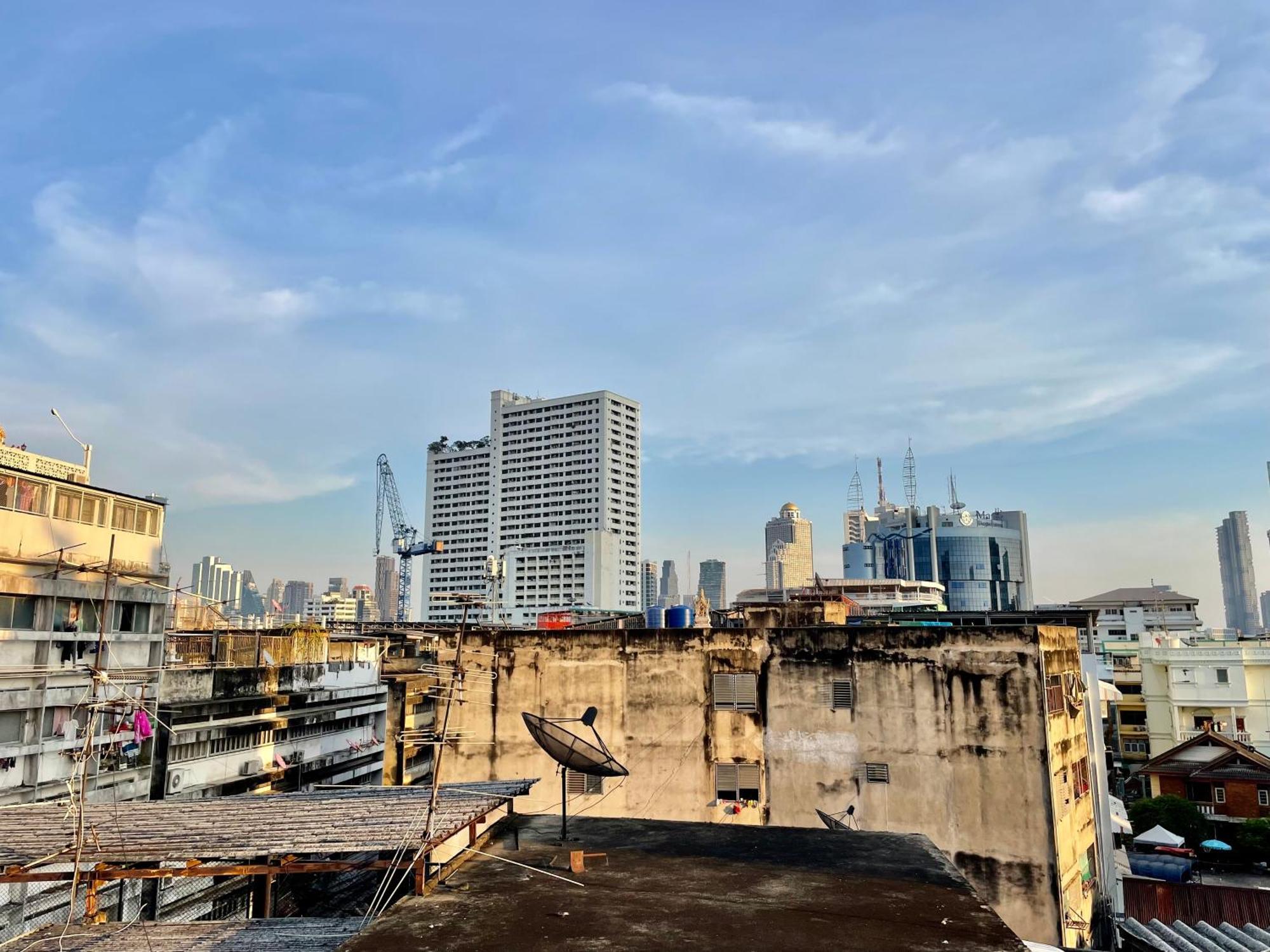 Asrama Baan Khaosoi - Private In A Rooftop 2nd Floor Bangkok