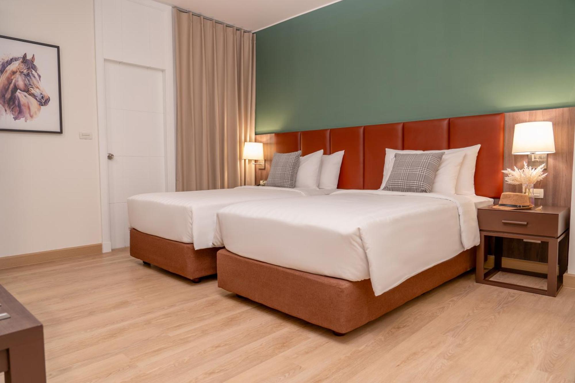 Legacy Sukhumvit Hotel 3*