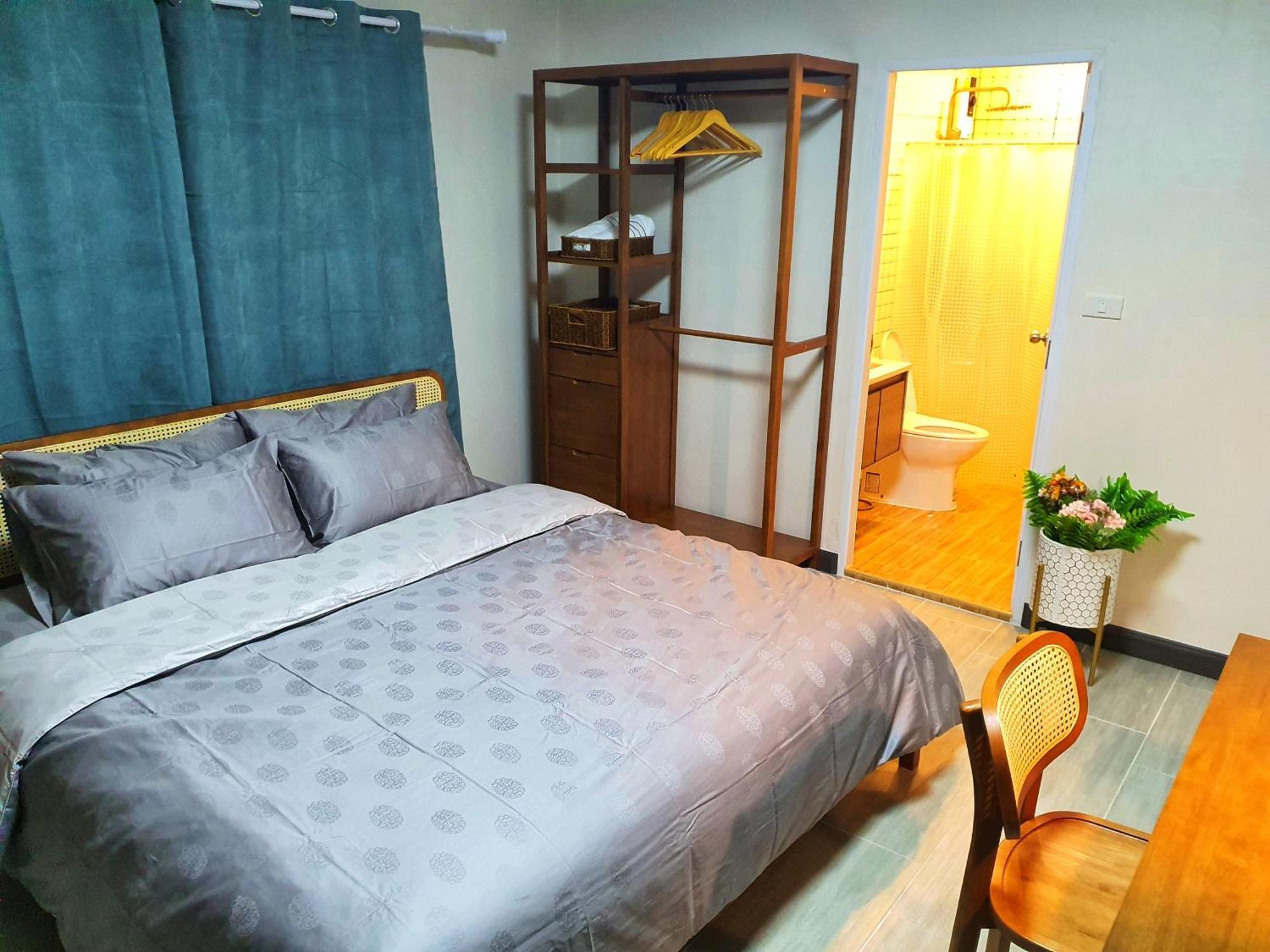 Holiday park 3 Bedroom Cozy Skytrain View Bkk *