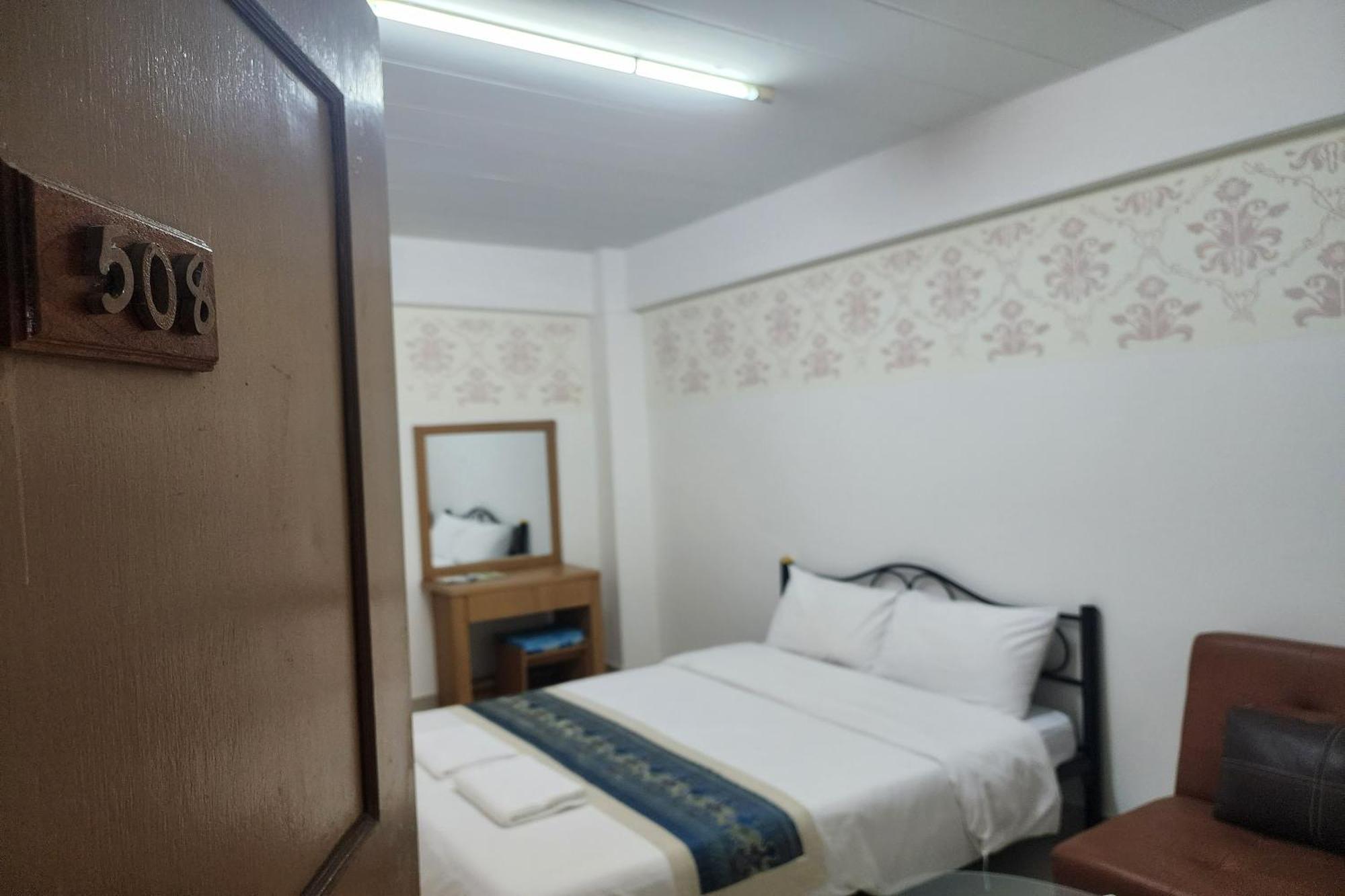 Kaset Aparthotel *