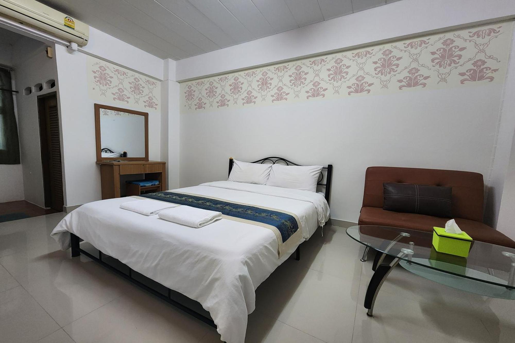 Kaset Aparthotel *