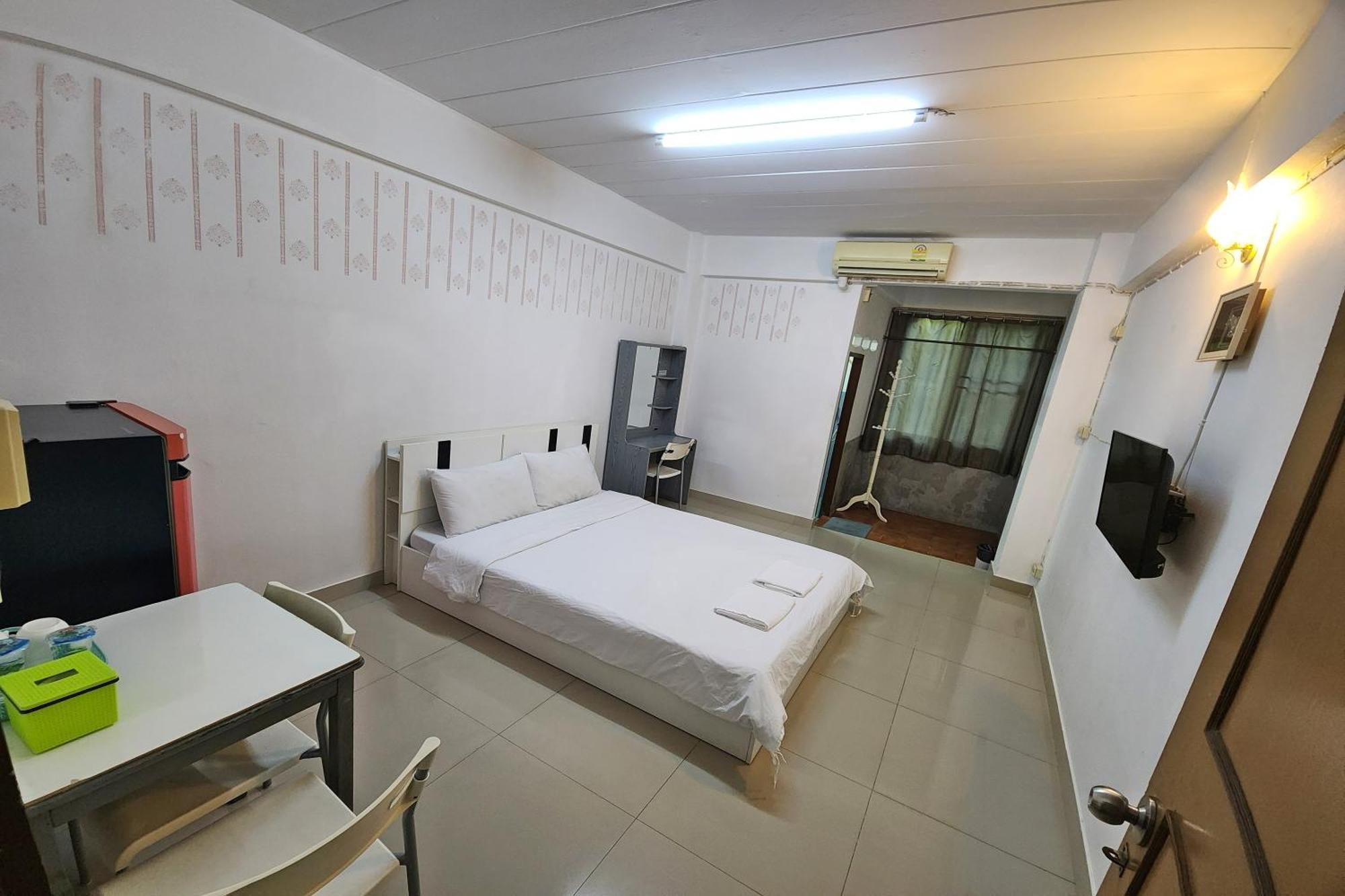 Aparthotel Kaset *
