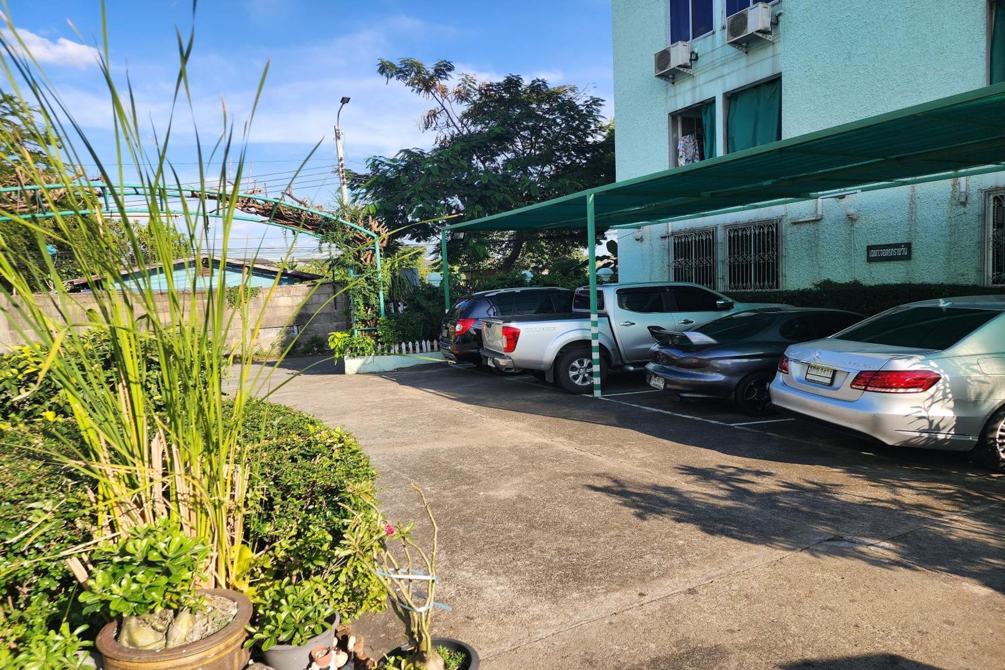 Kaset Aparthotel