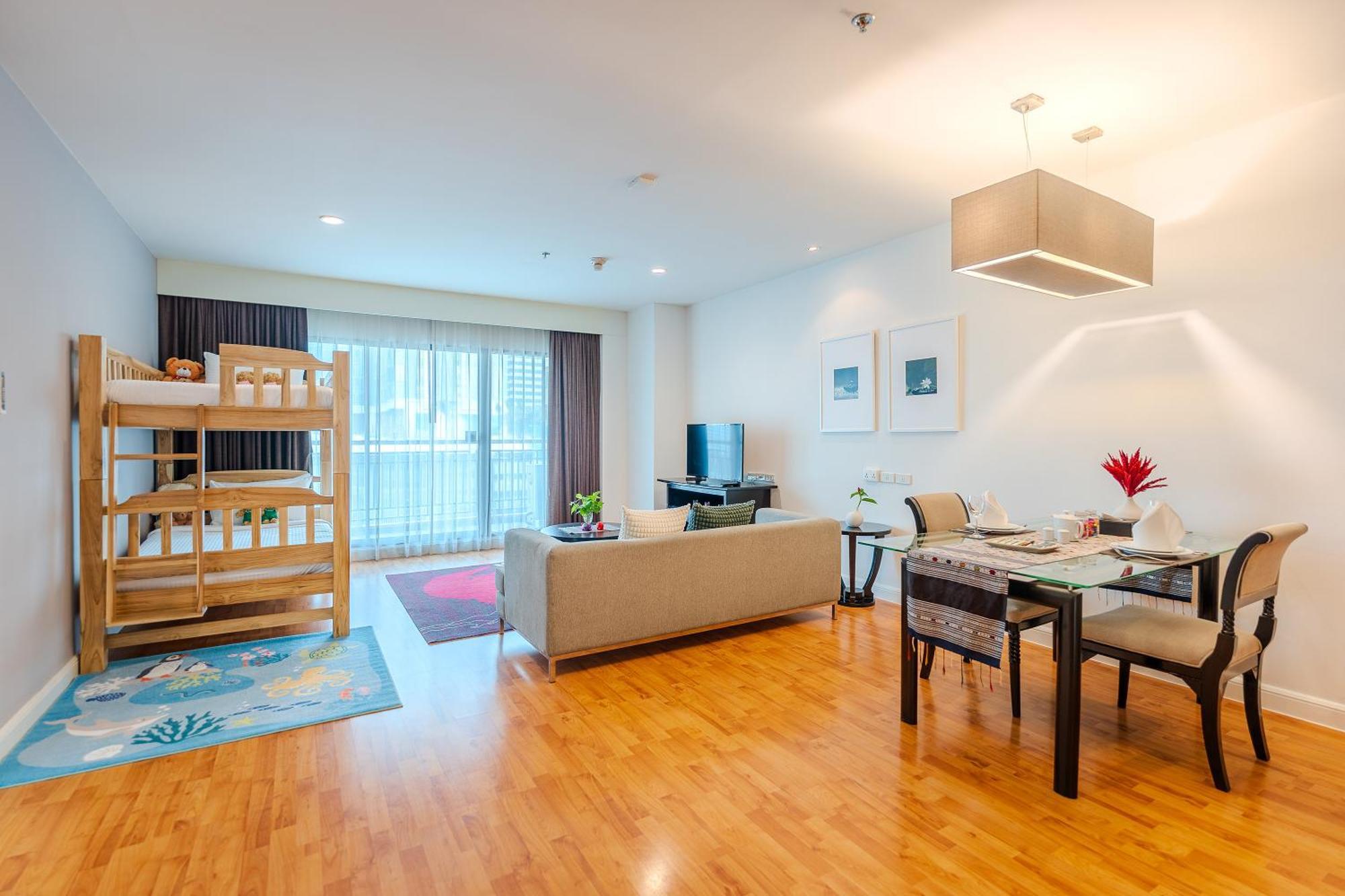 Somerset Park Suanplu Apartment