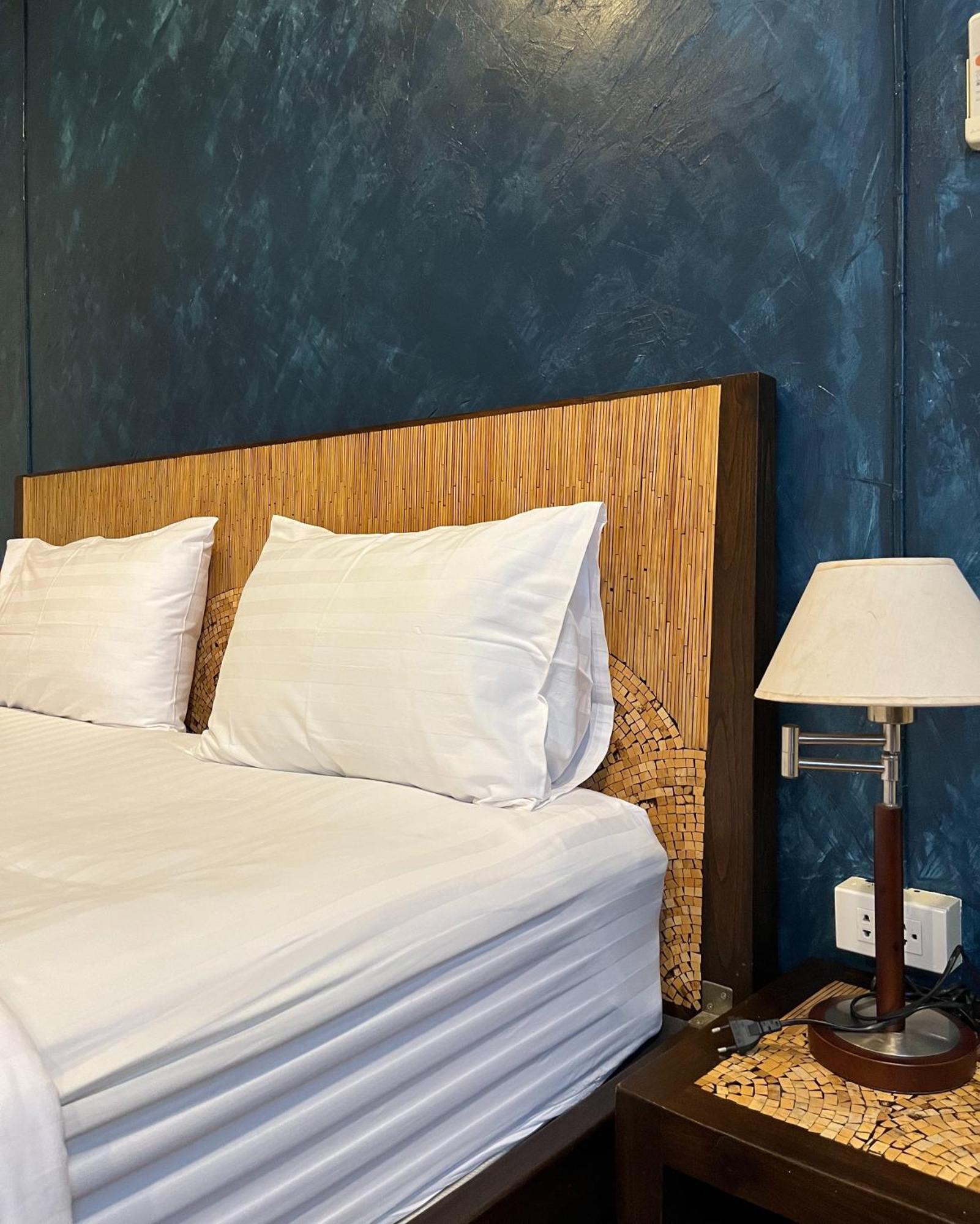 Baan Glang Soi Restaurant & Bed & Breakfast Bangkok