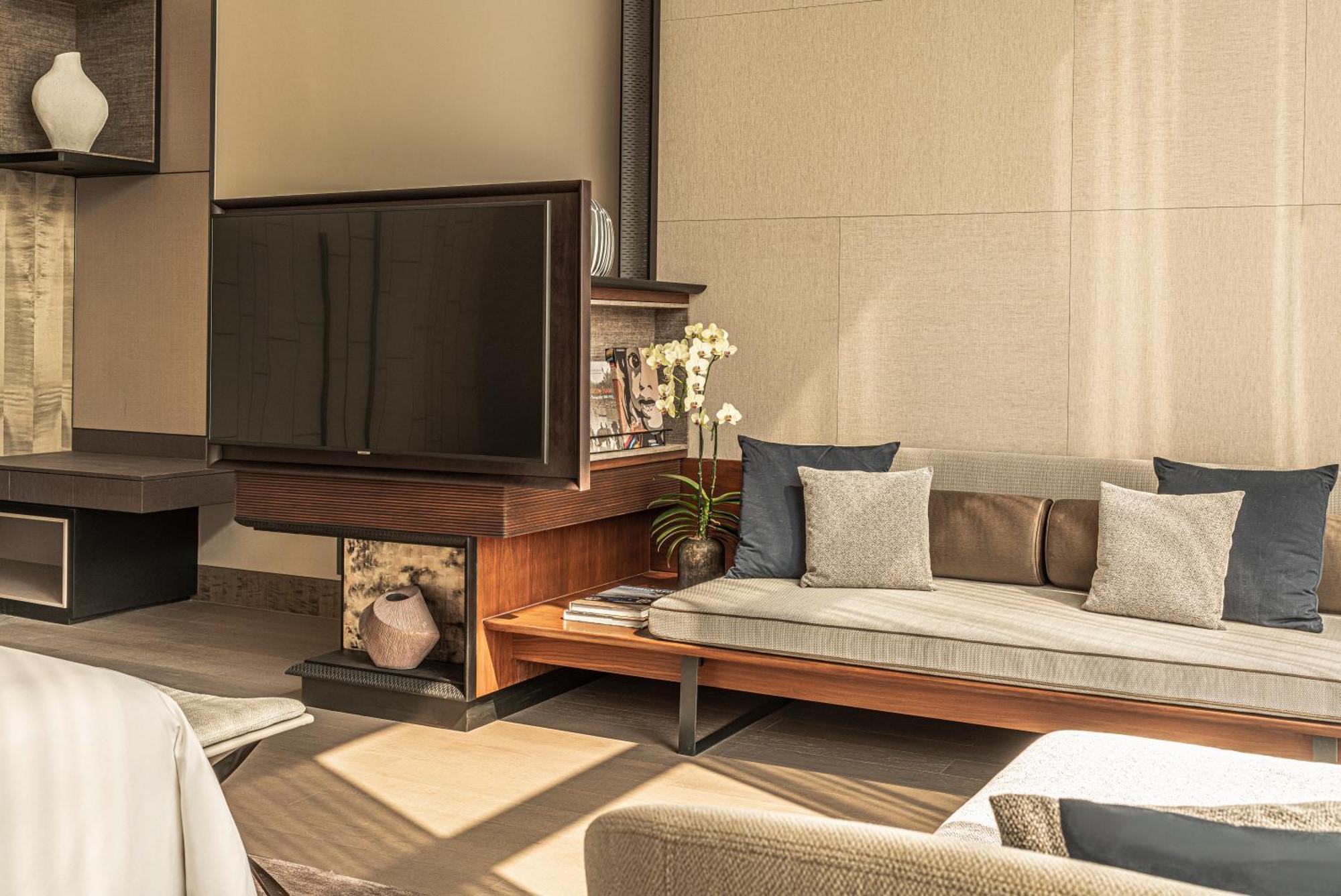 Four Seasons At Chao Phraya River