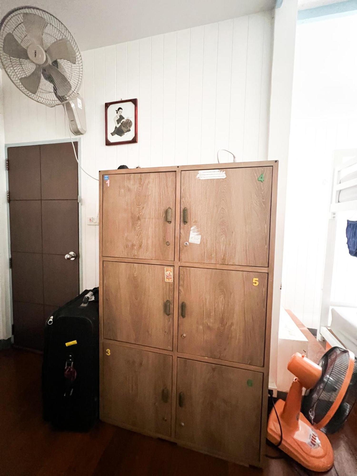Hostel Baan Chanasongkram Bangkok