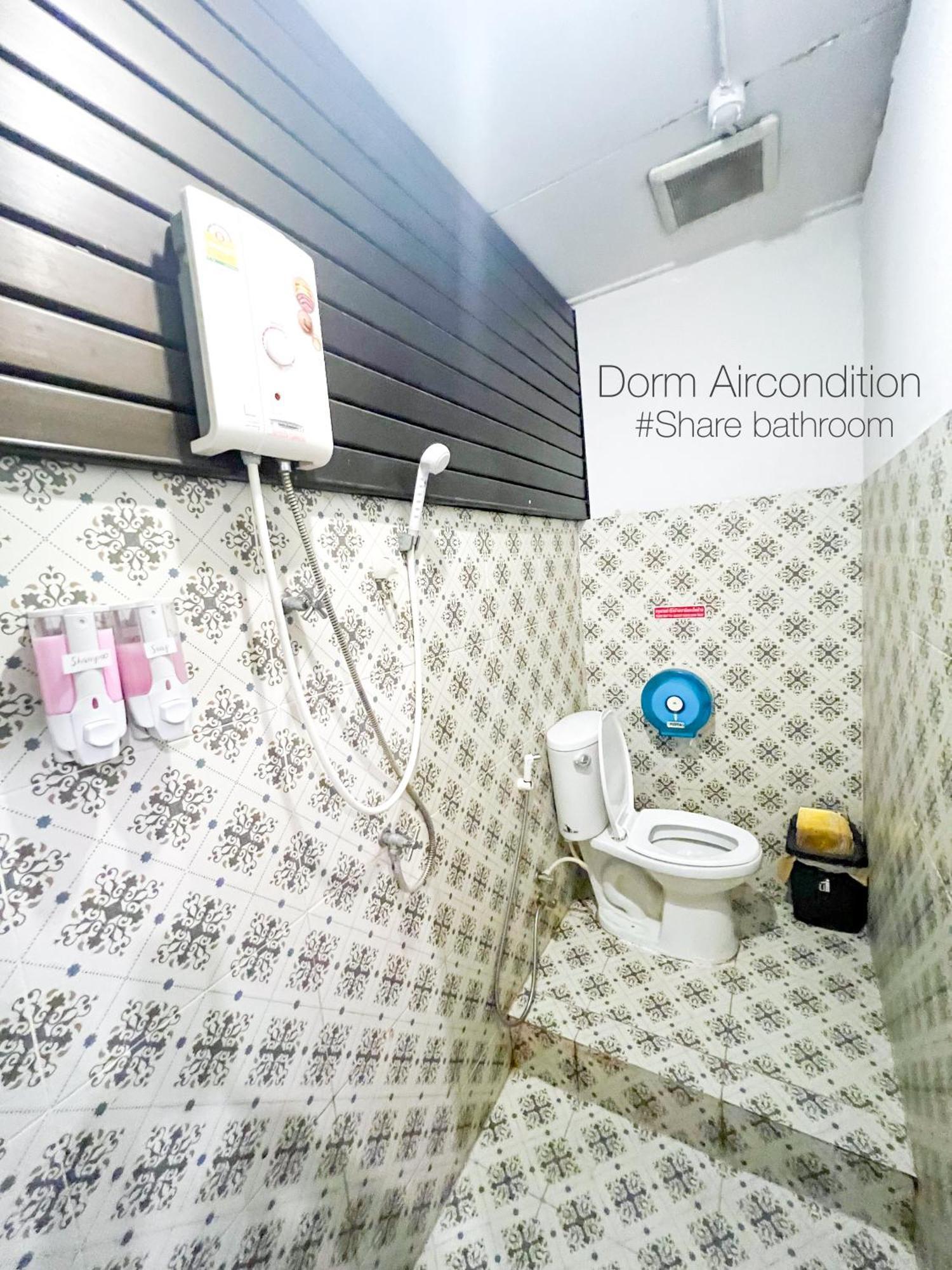 Baan Chanasongkram Hostel Bangkok