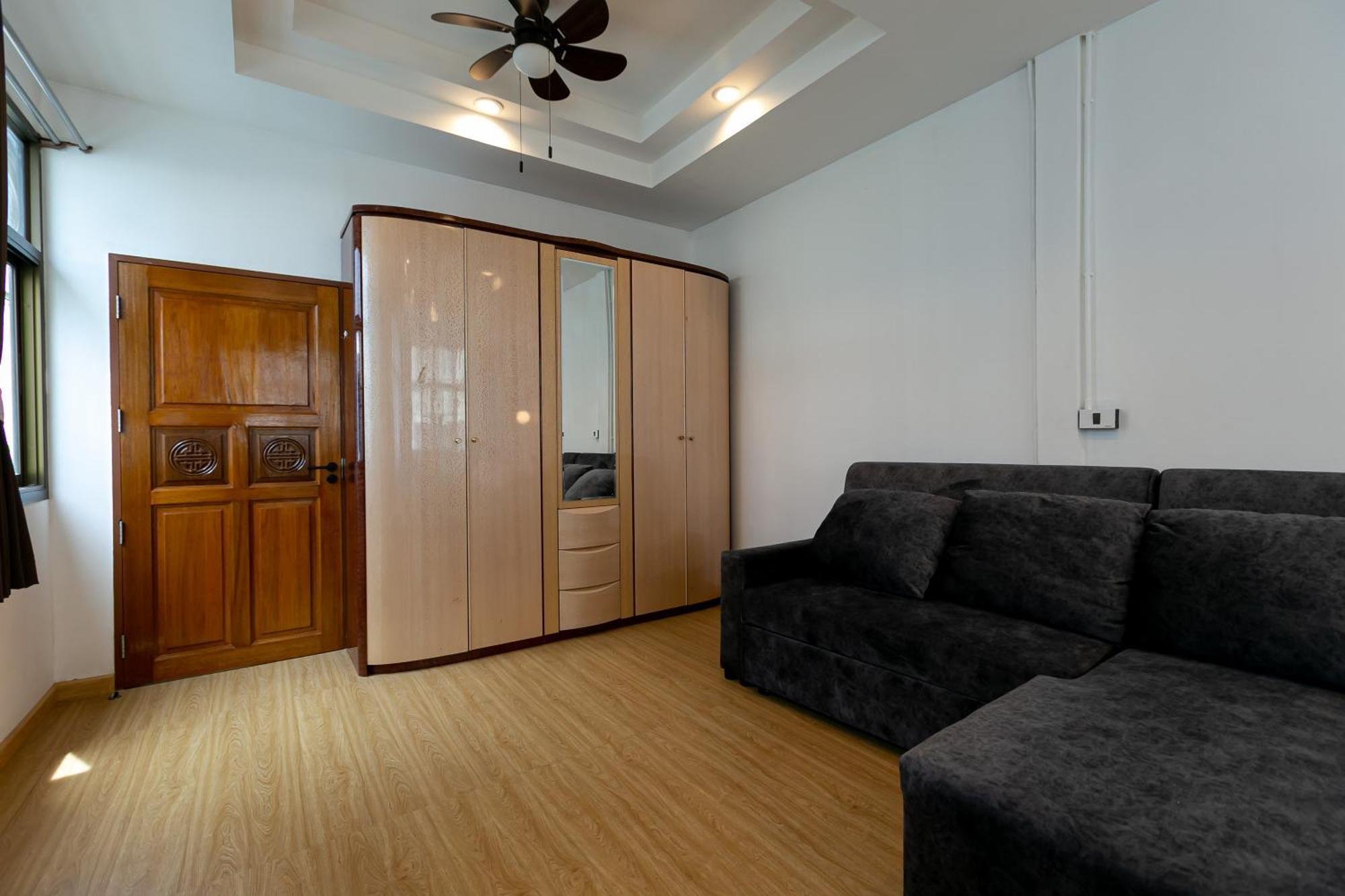 Taladnoi Paint House Hostel