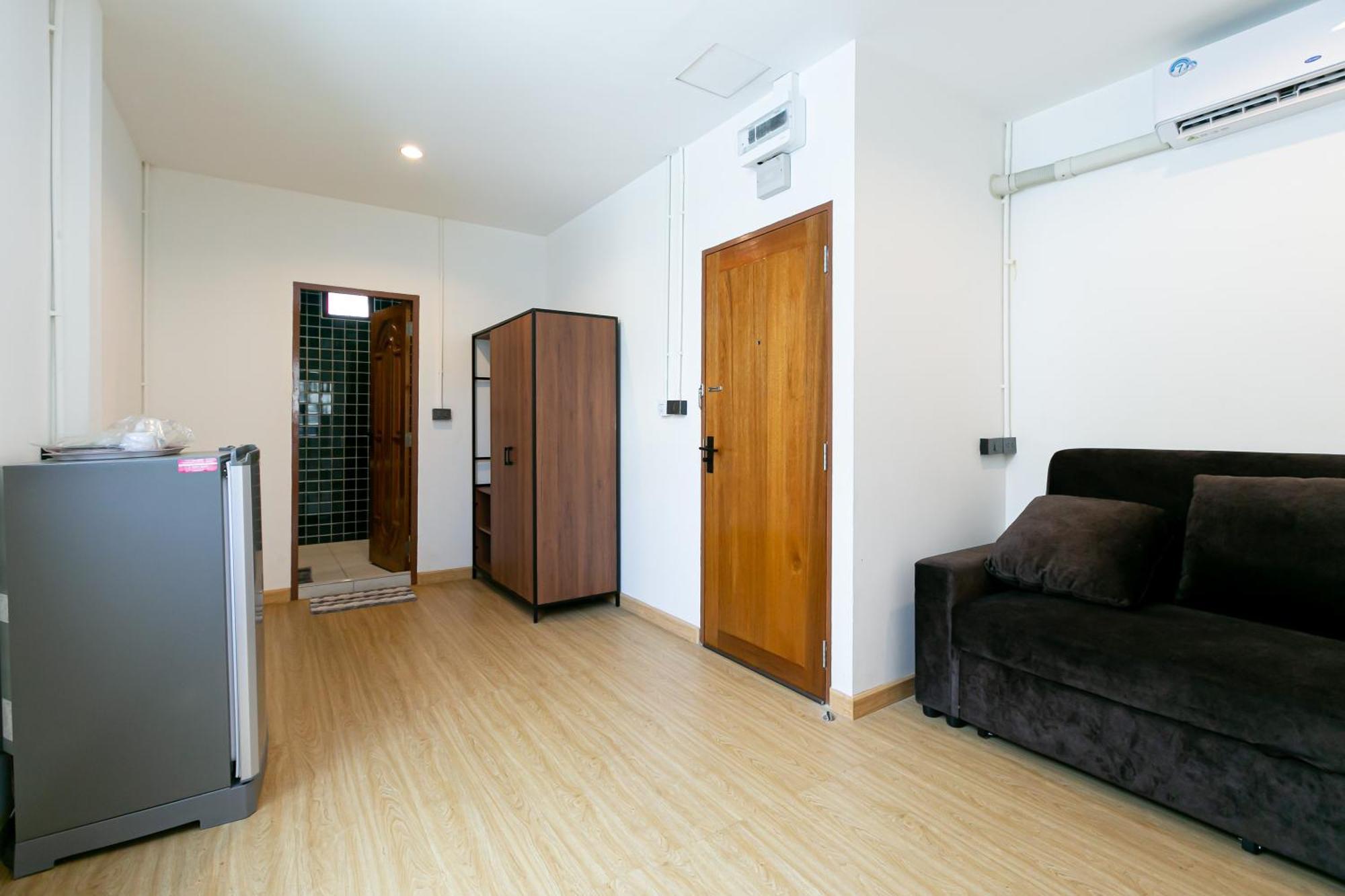 Hostel Taladnoi Paint House Bangkok
