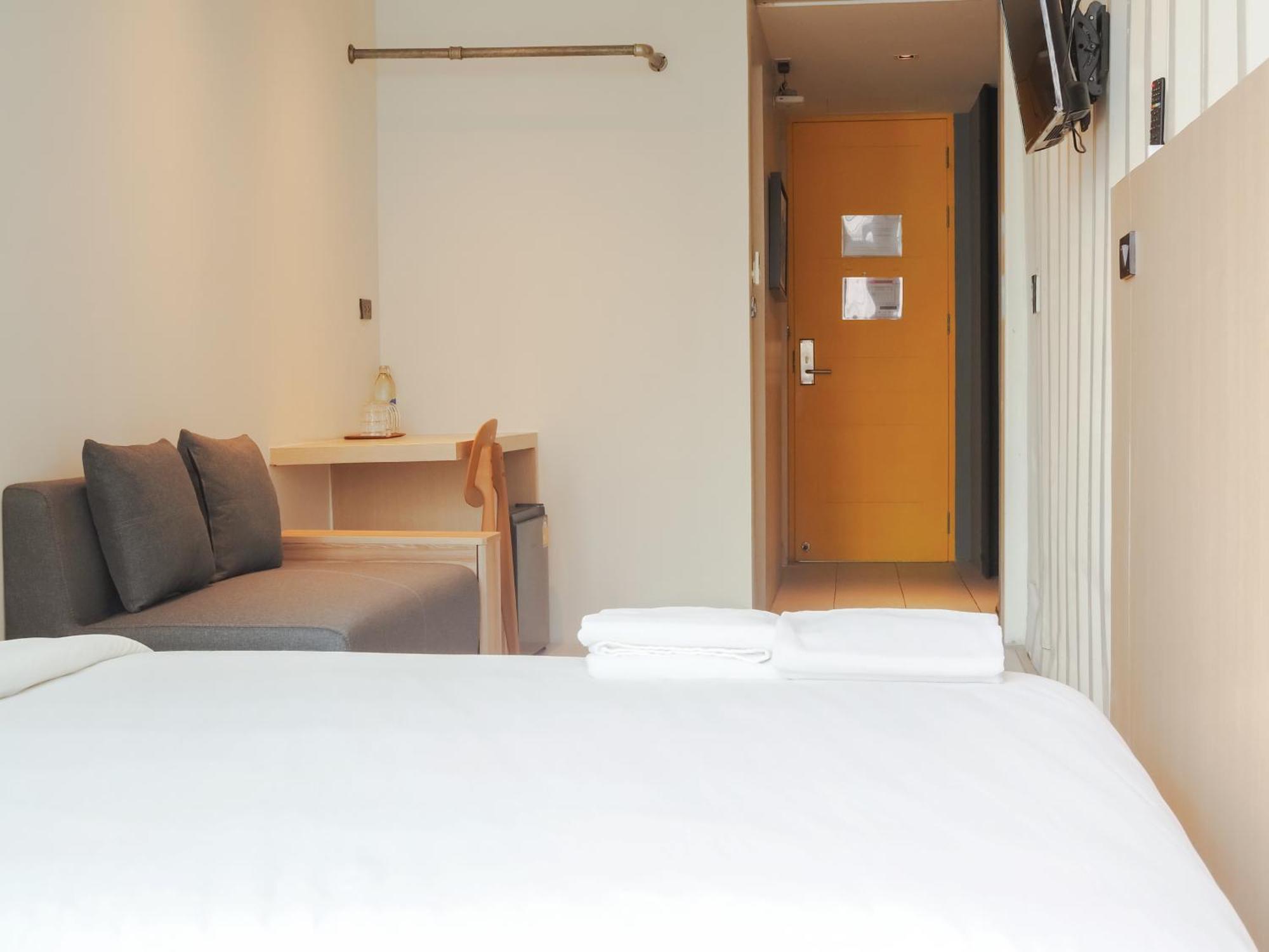 Sleep Box Sukhumvit 22 *