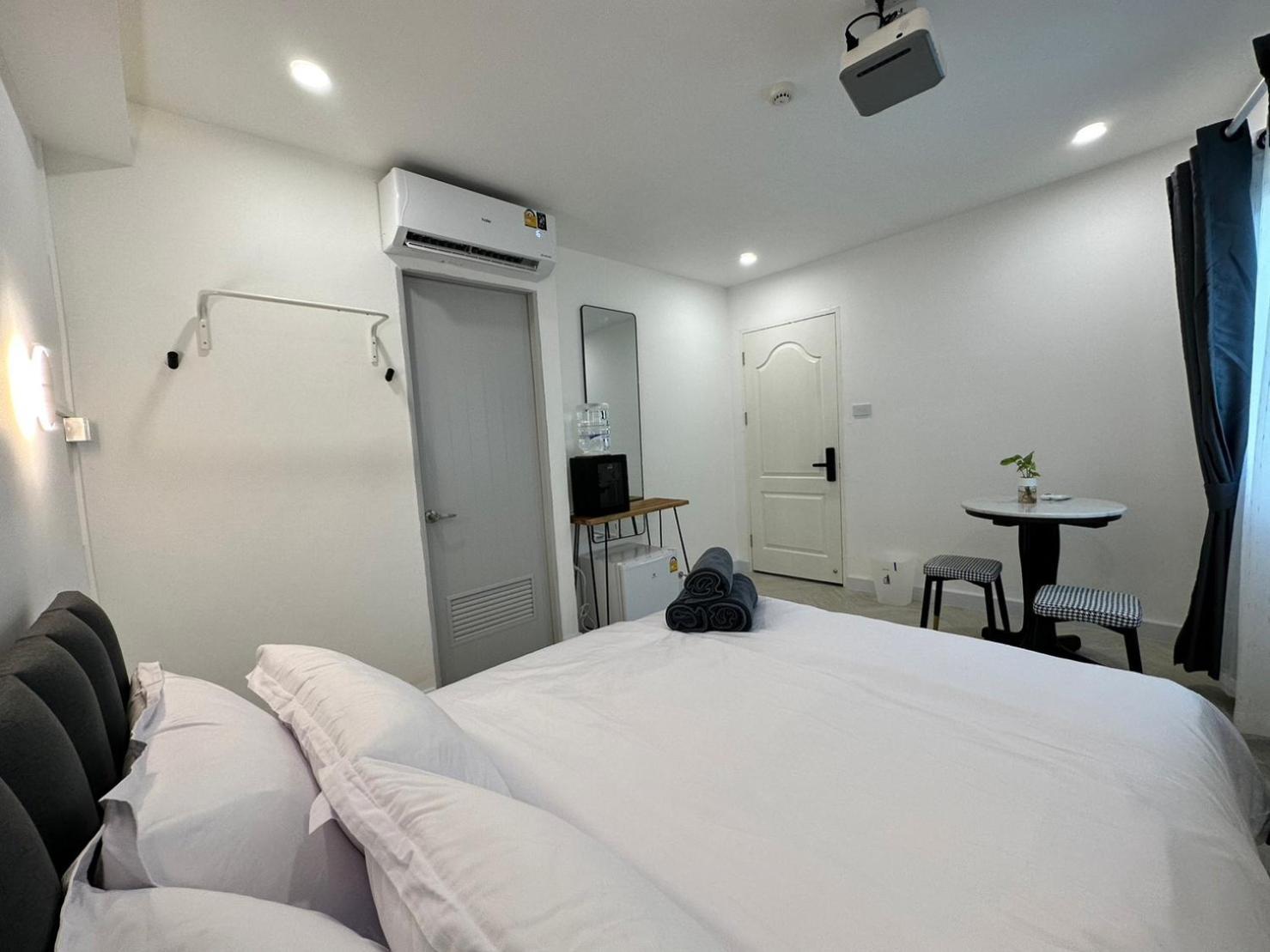Hostel The White Den Sukhumvit 44 *