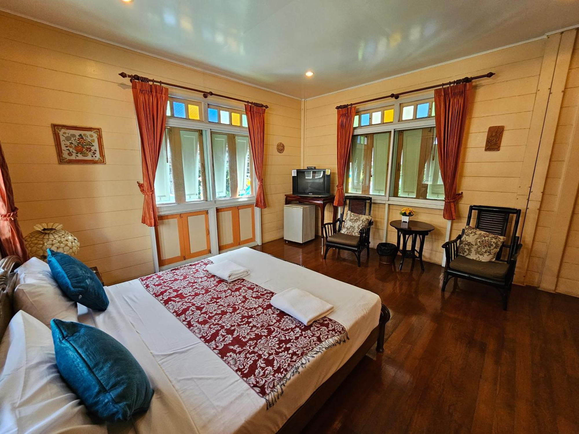 Samsen Sam Place Homestay