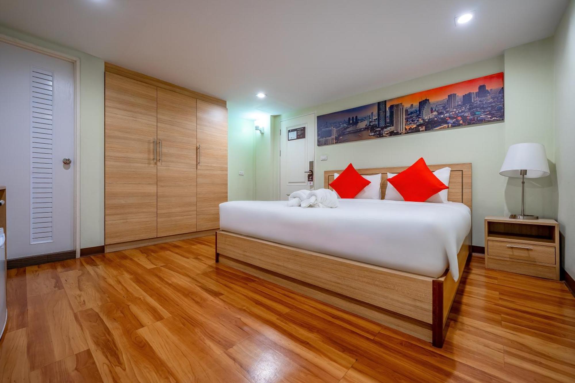 7 Days Premium At Icon Siam Station Hotel 3*