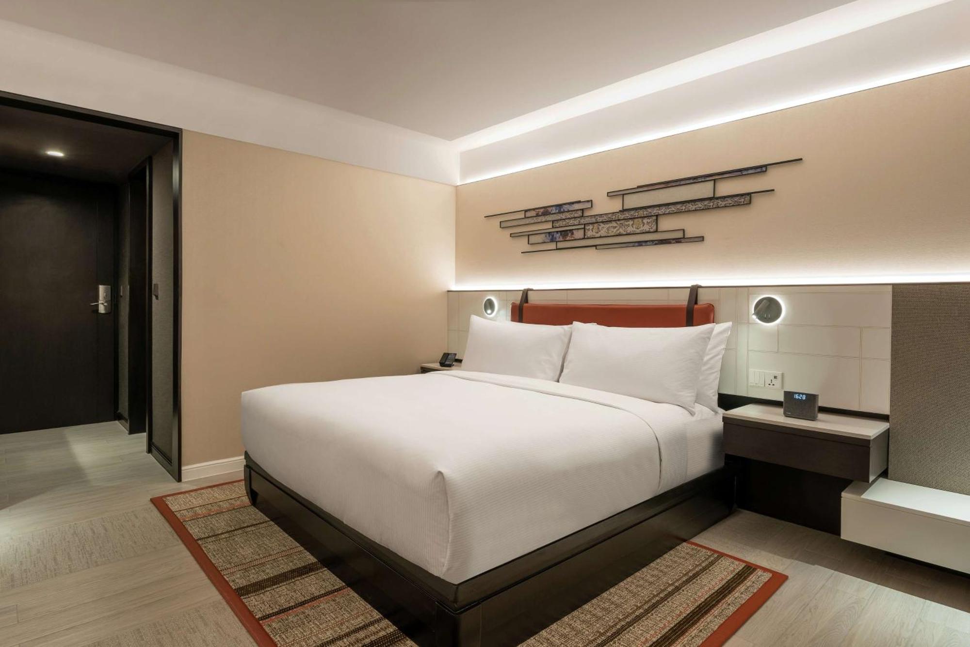 Doubletree By Hilton Ploenchit Hotel Bangkok