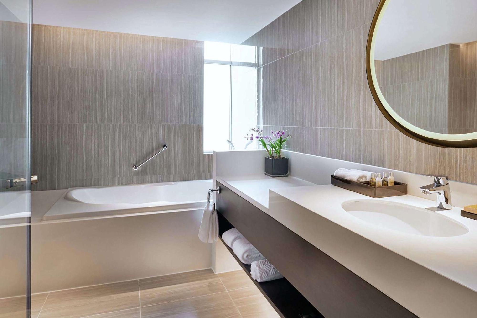 Hotel Doubletree By Hilton Ploenchit 4*