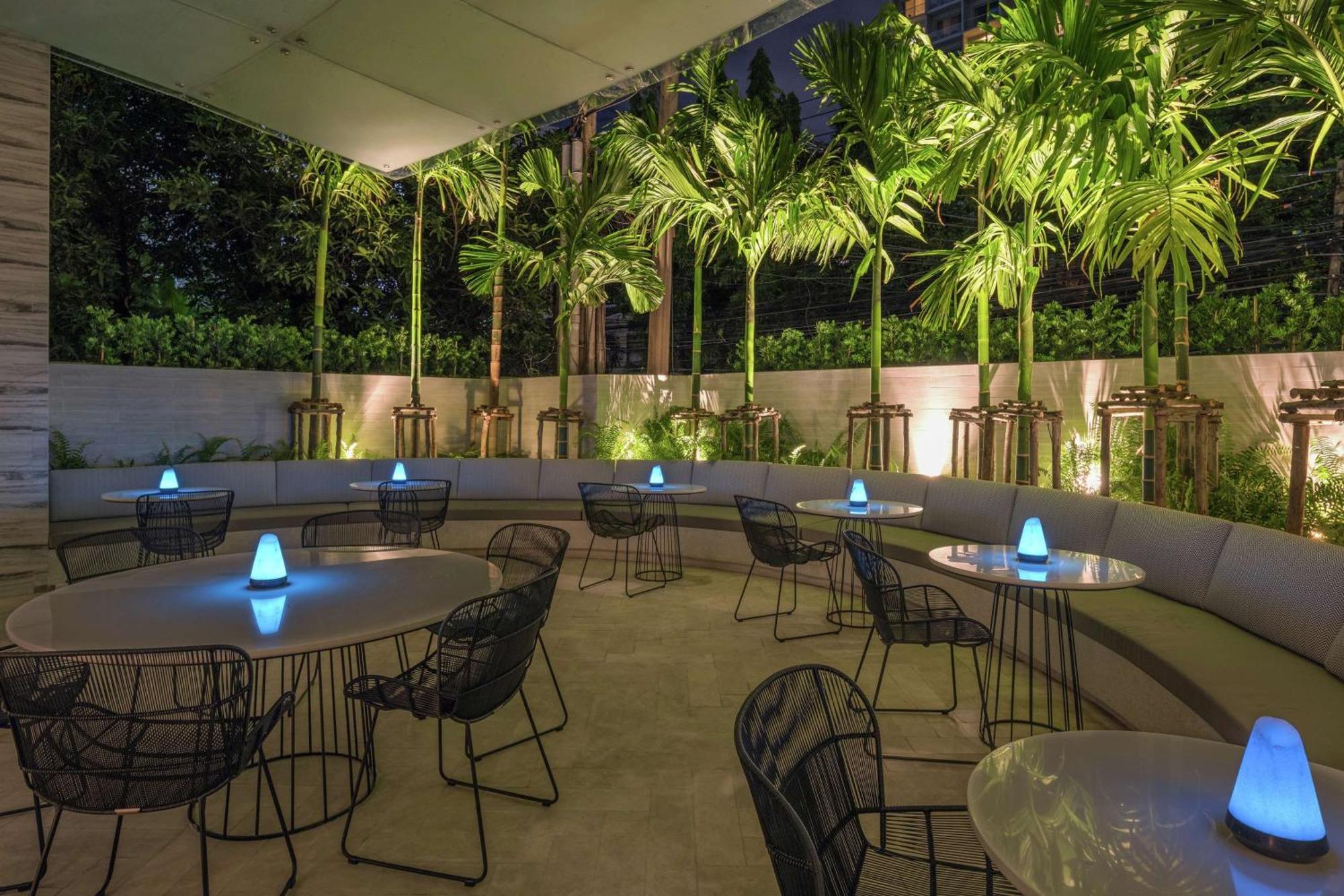 Doubletree By Hilton Ploenchit Hotel