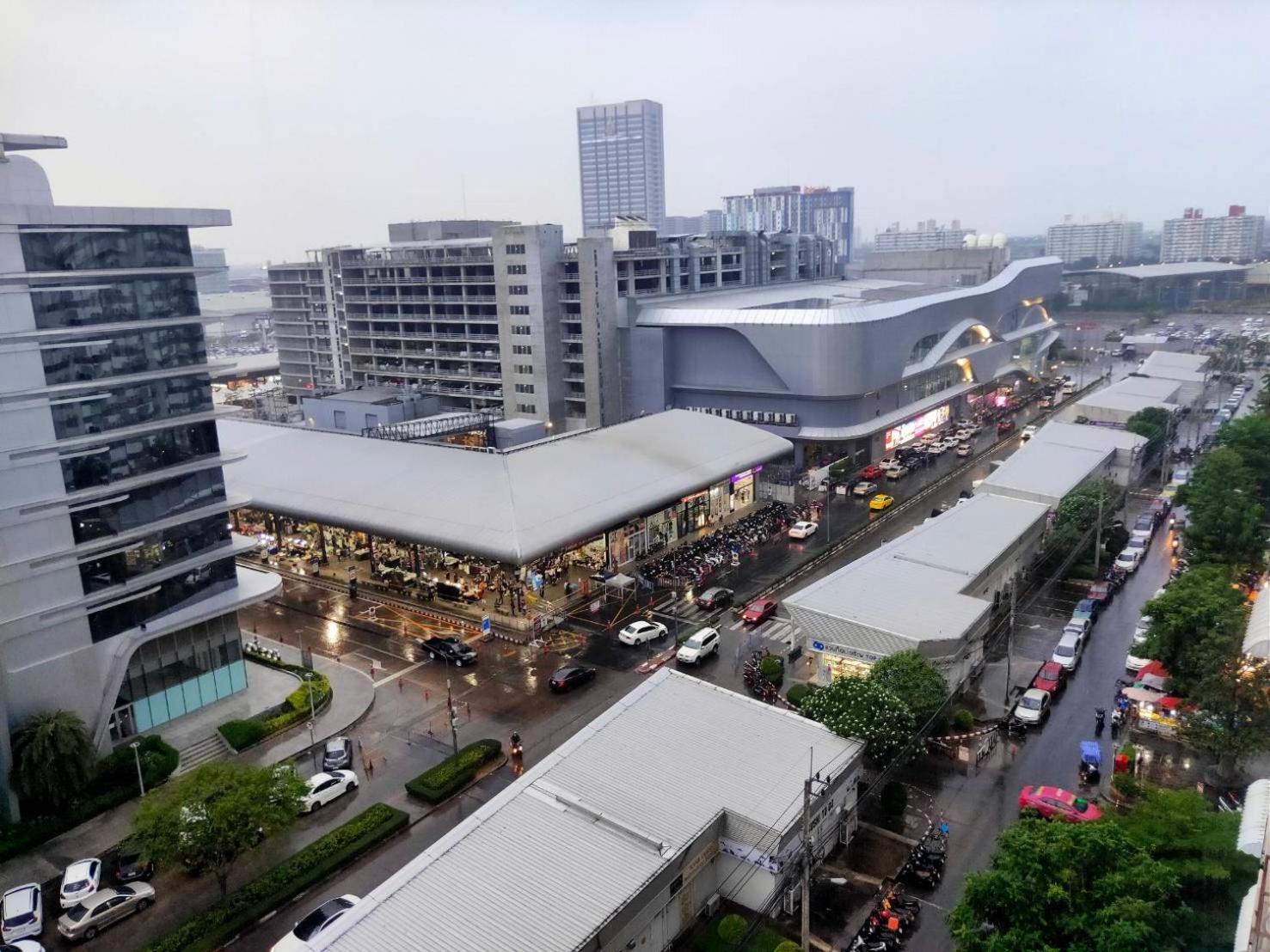 Popular Muang Thong Thani Near Impact Bangkok