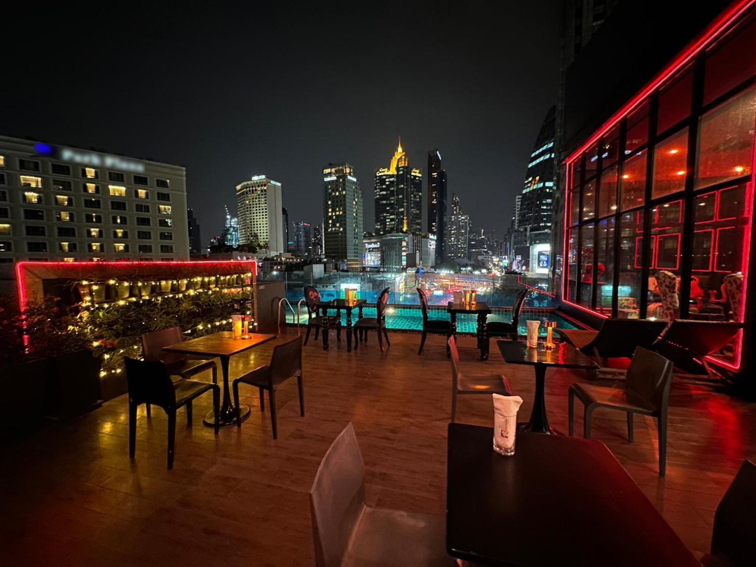 Clover Asoke - Sha Extra Bangkok