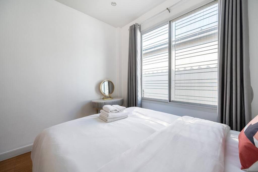 Miq 142 Huai Khwang_new4br/jodd Fair Villa Bangkok