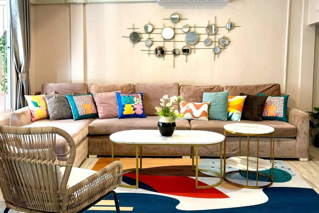 Miq 142 Huai Khwang_new4br/jodd Fair Villa Bangkok