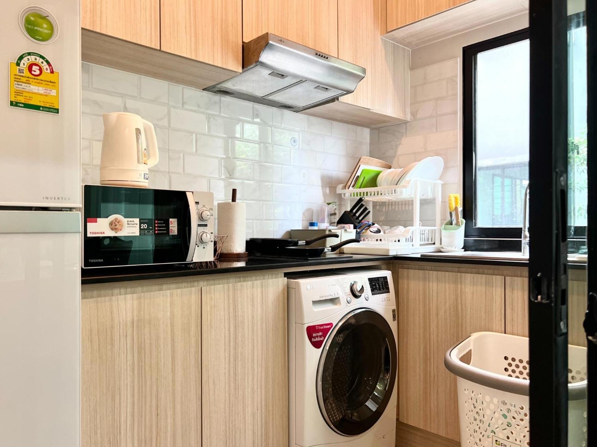 Free Pick Up / Stunning Luxury Family 3b3b Apartemen *