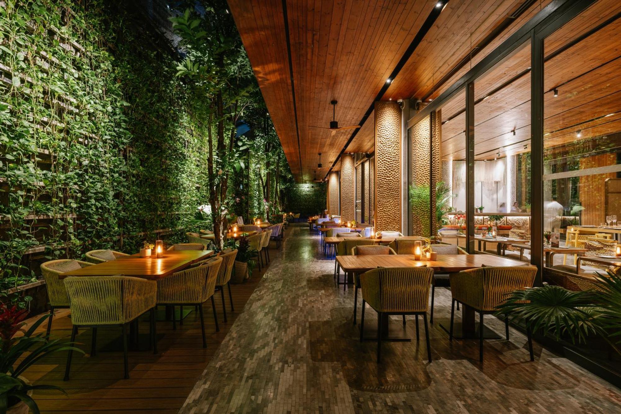 Ad Lib Hotel 4*
