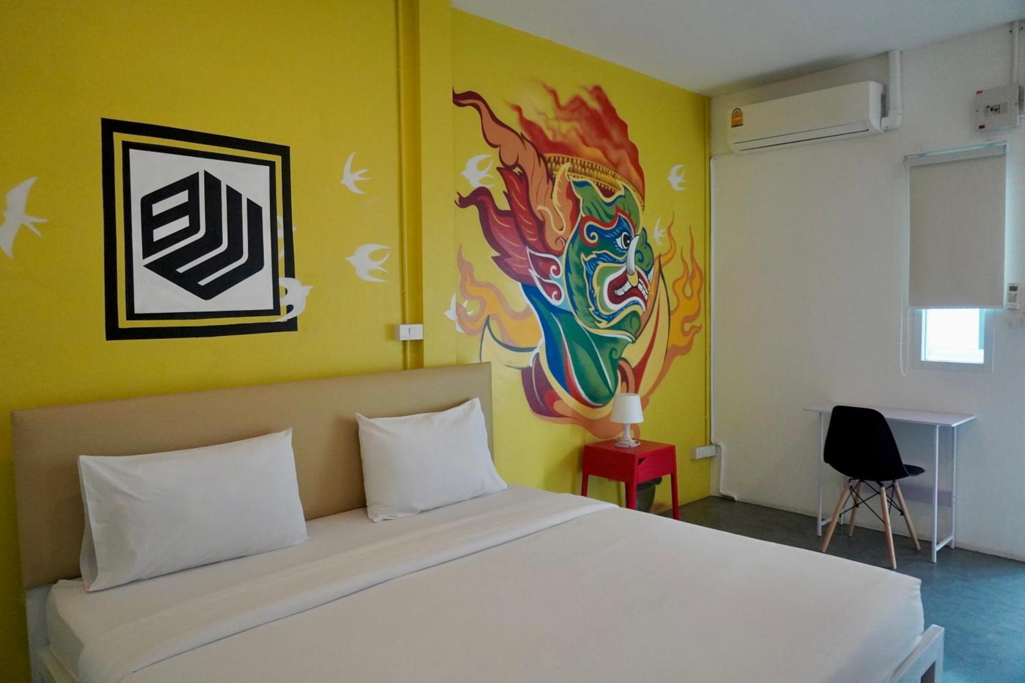 Hostel Bw Thai Art Style