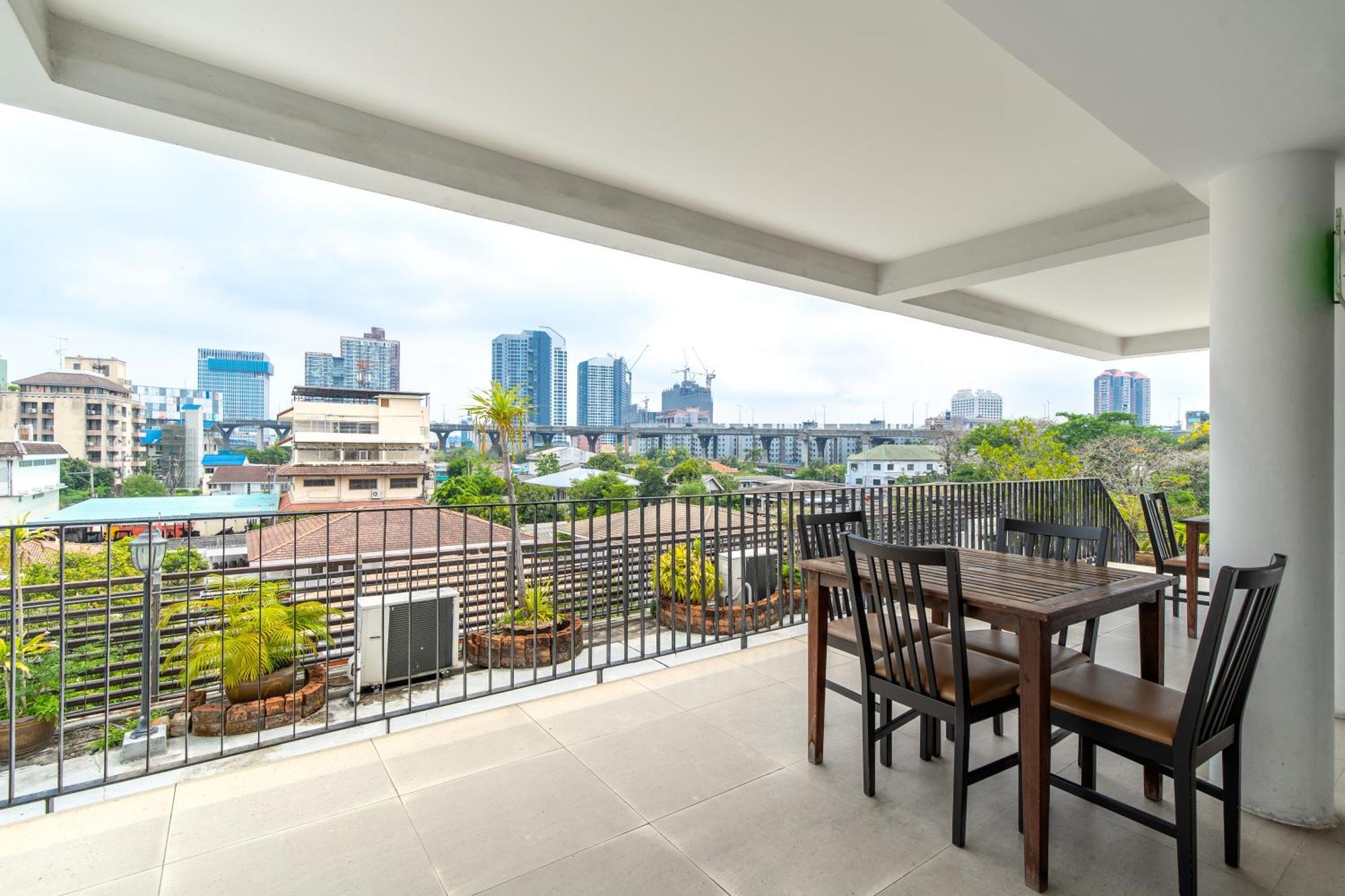 Lily Bangkok