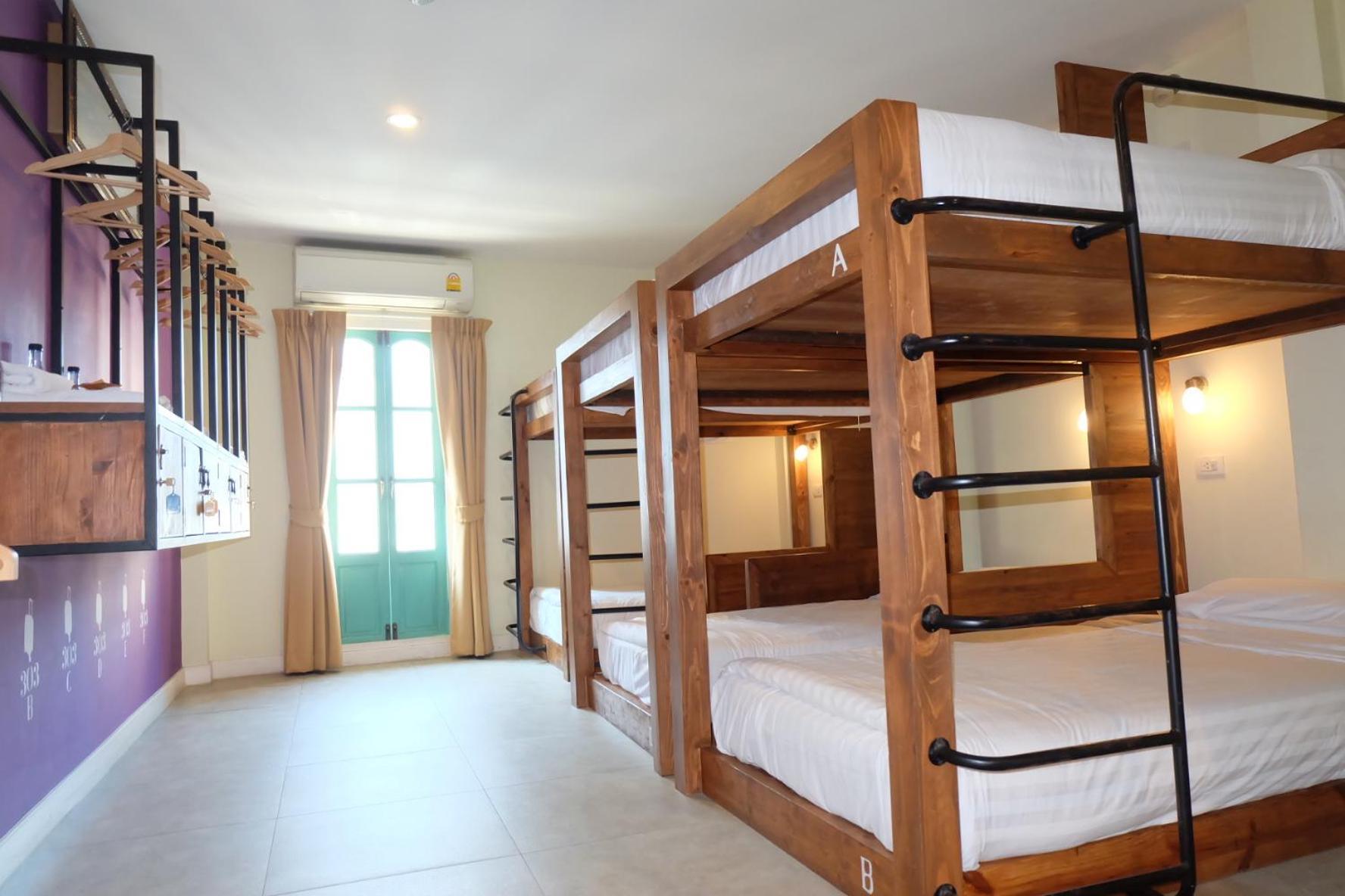 Siri Poshtel *