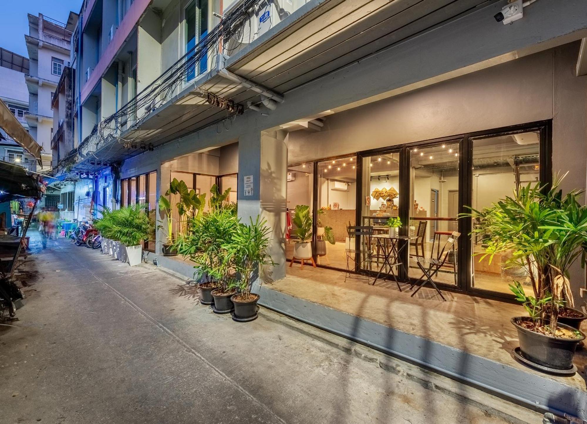 Ti Thong Hostel *