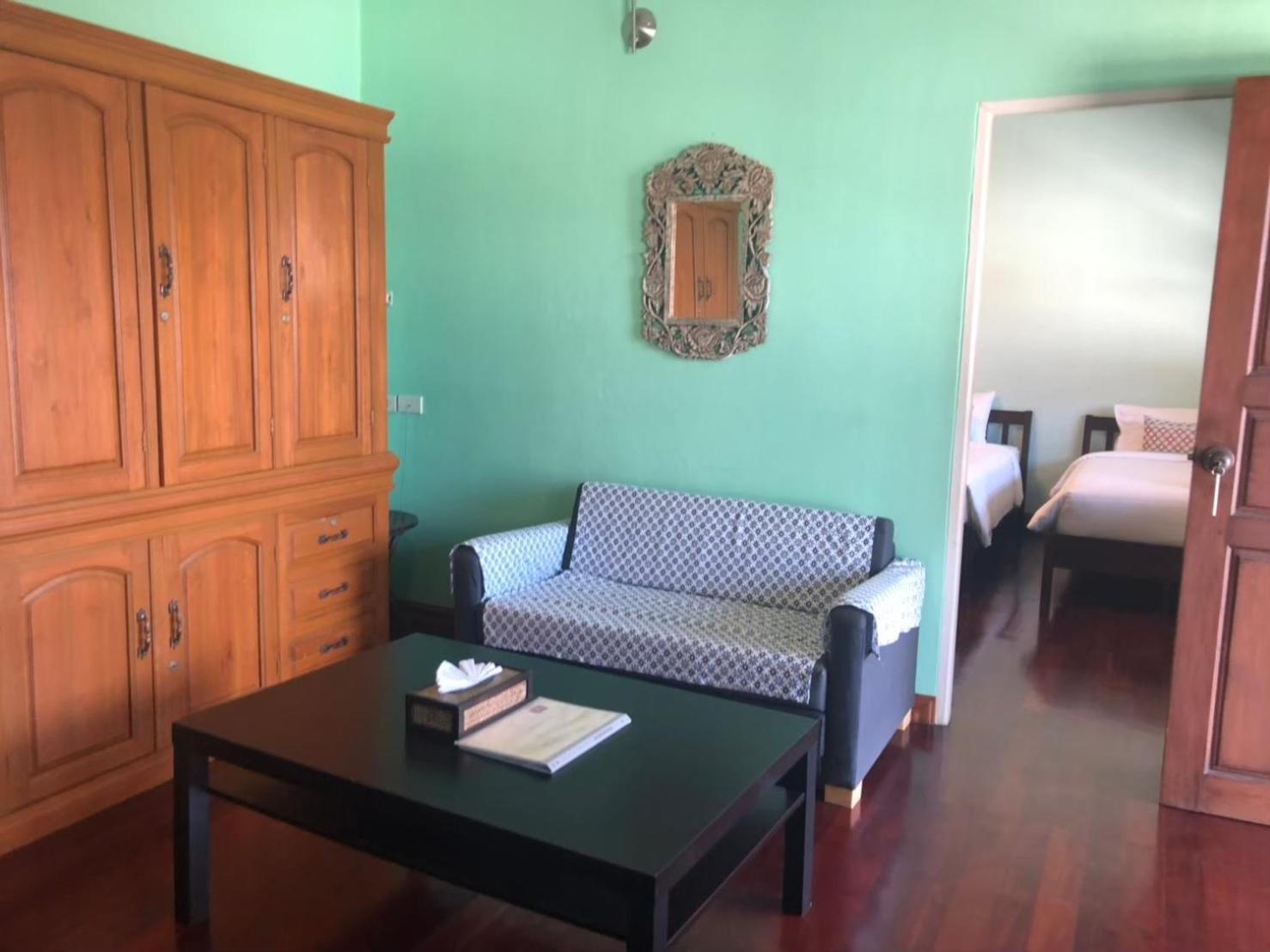 Hotel Feung Nakorn Balcony And Cafe Bangkok
