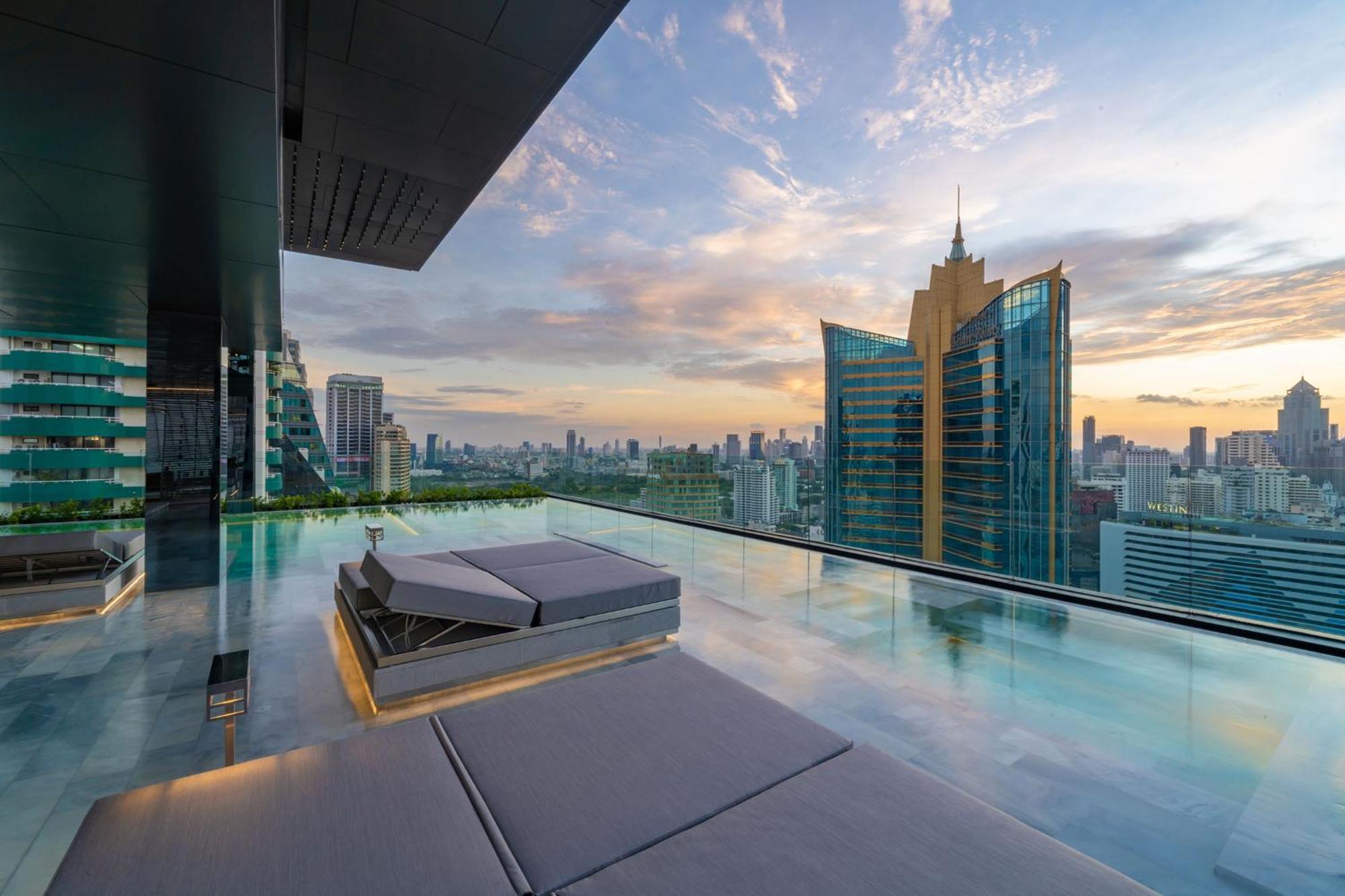 Spacious 115sqm Sleeps Up To 6 Central Asoke Nana Close To Mrt And Bts Apartment Bangkok