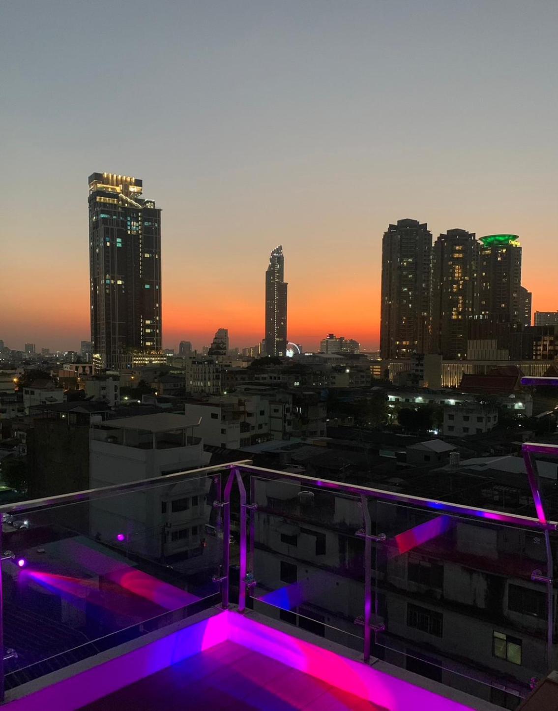 Miloft Sathorn - Sha Certified Hotel 5*