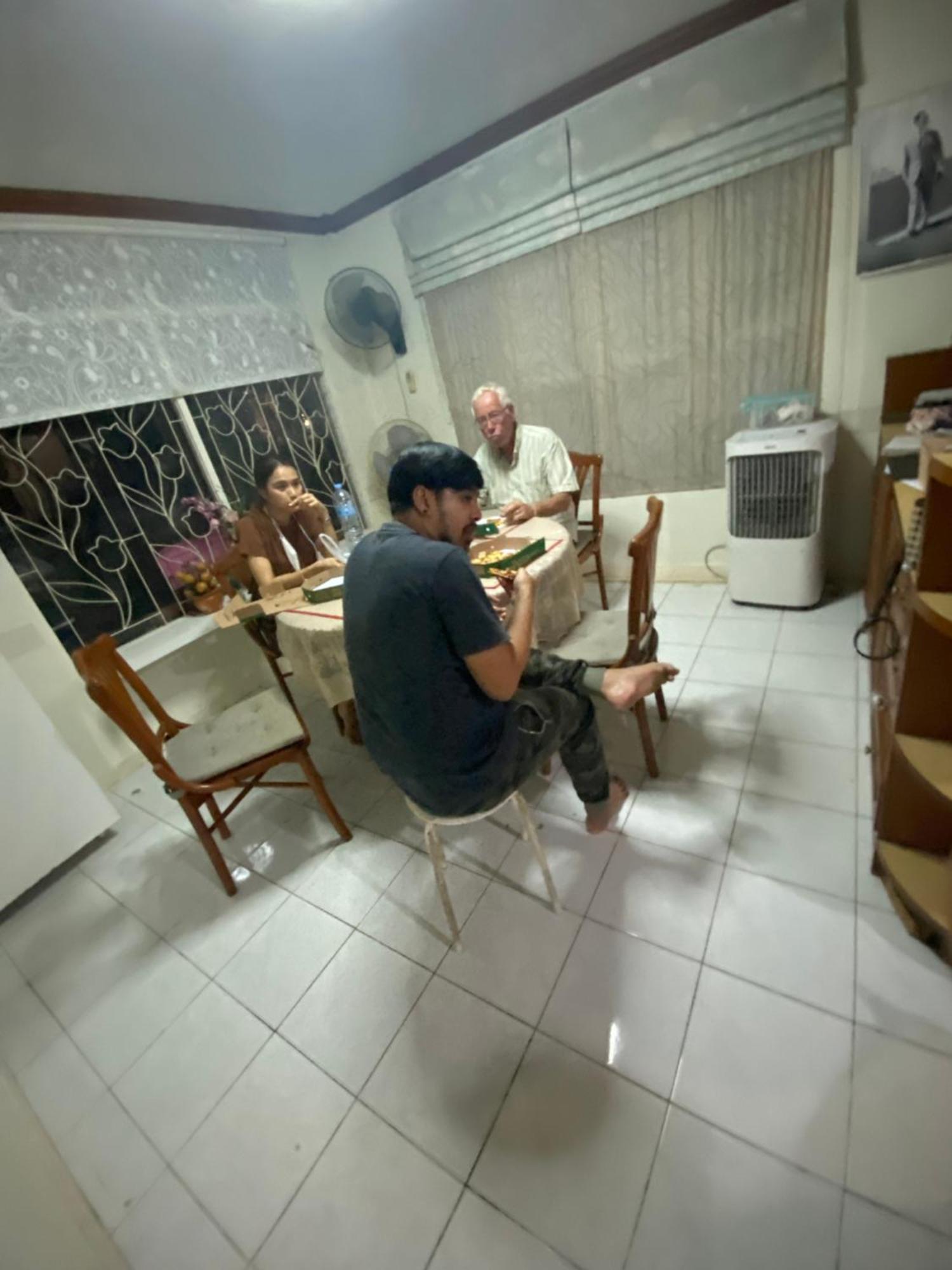 บ้านแบ่งห้องให้พัก บ้านยูกเฮม วิวทะเลสาบ รู้สึกเหมือนบ้านเพื่อน Homestay Bangkok