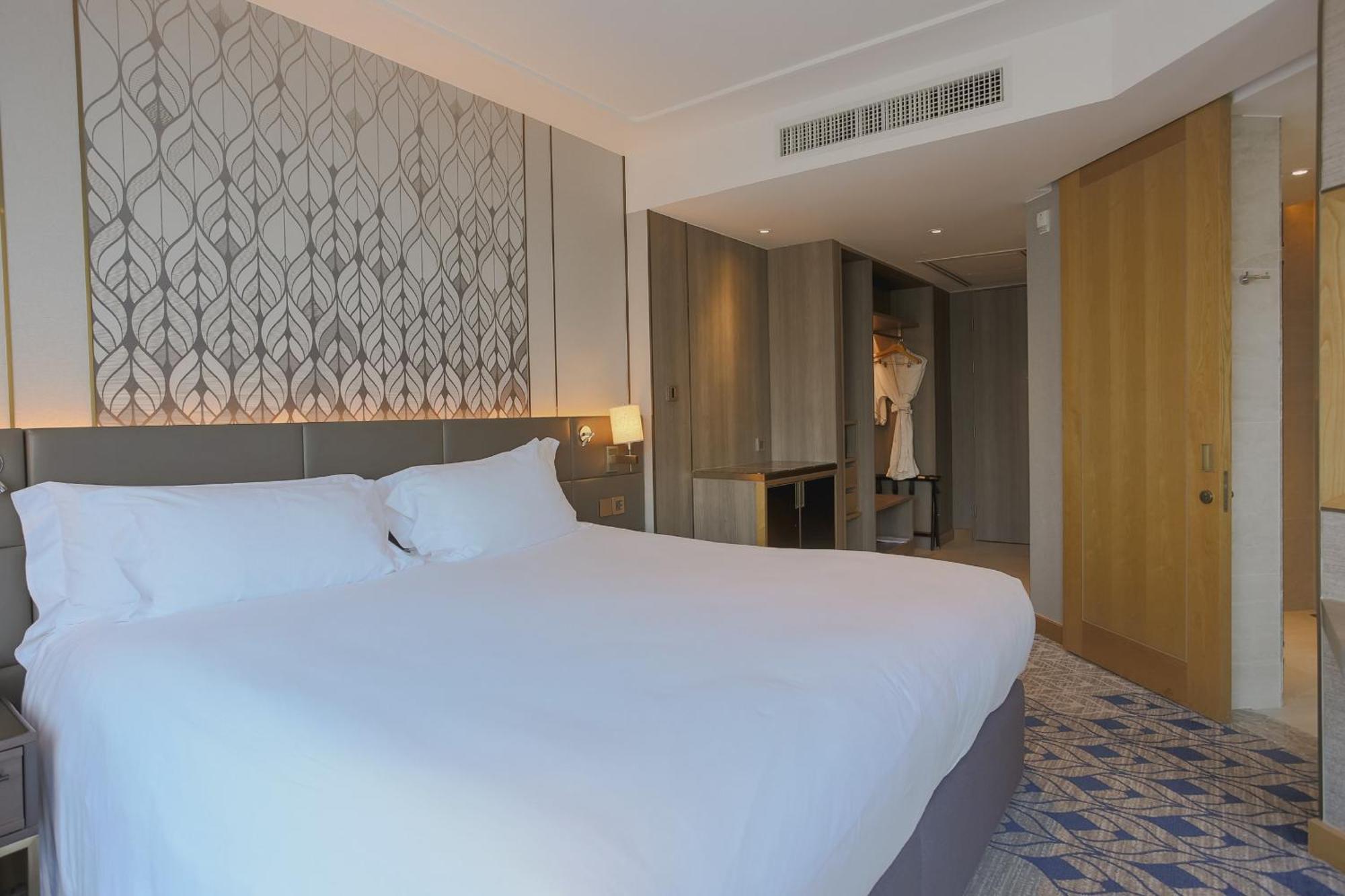 Centara Grand At Centralworld Hotel