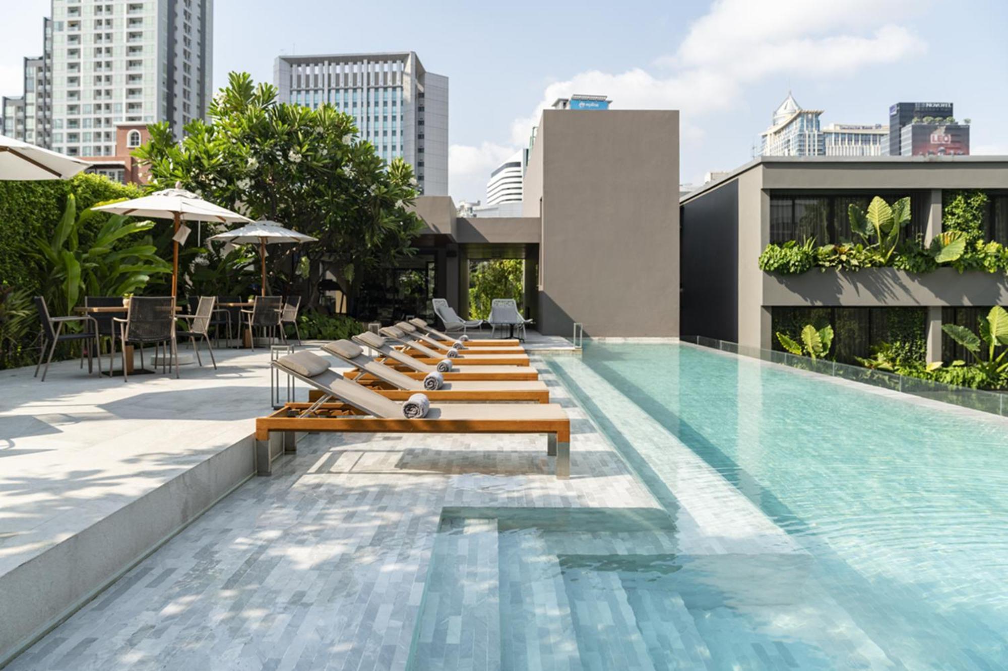 Ad Lib Hotel