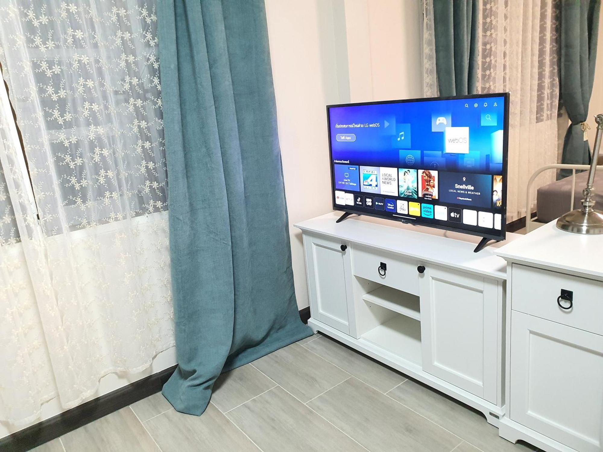 Holiday park 3 Bedroom Cozy Skytrain View Bkk *