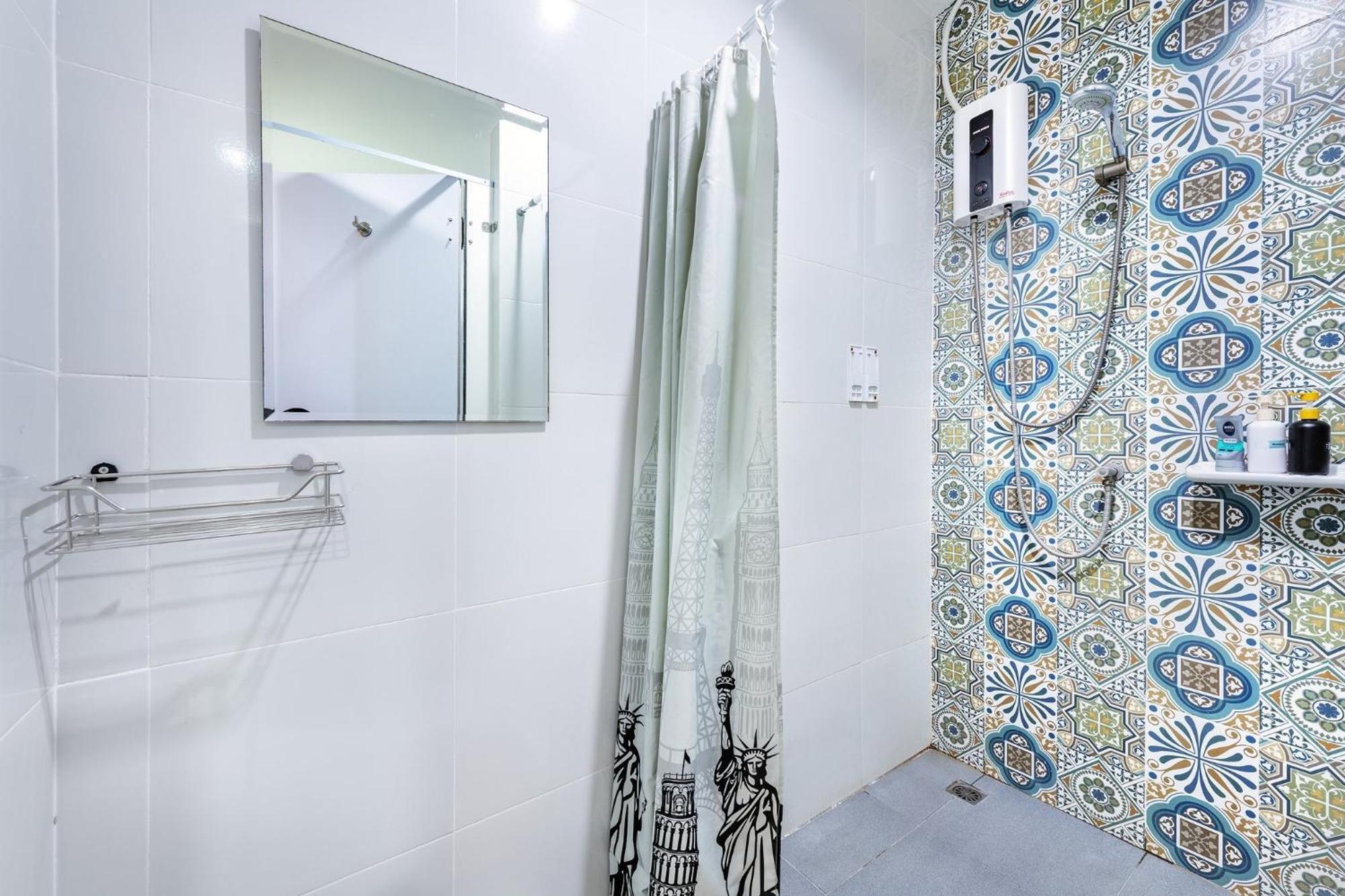 Hostel Visut House