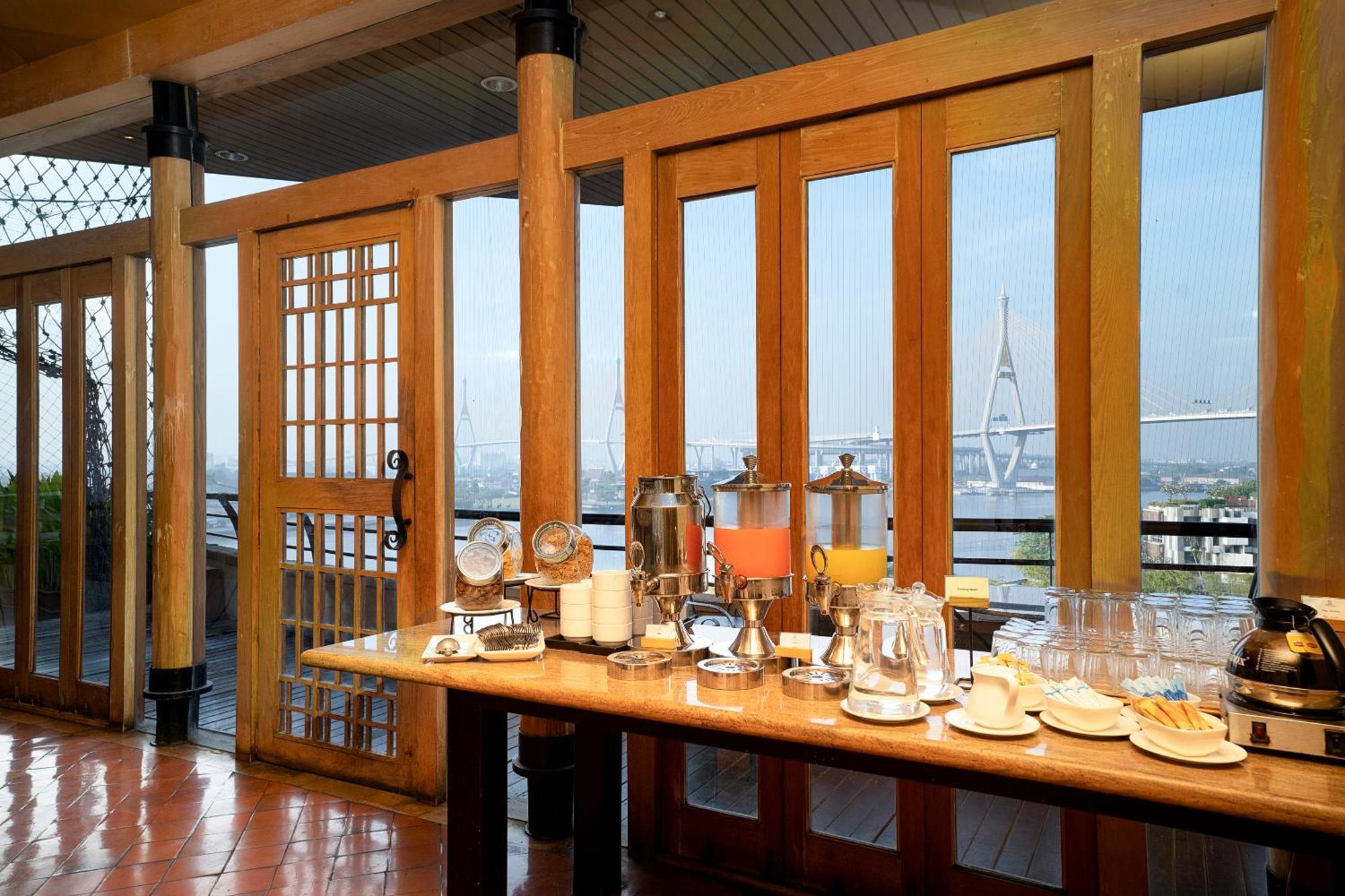 Hotel Riverfront