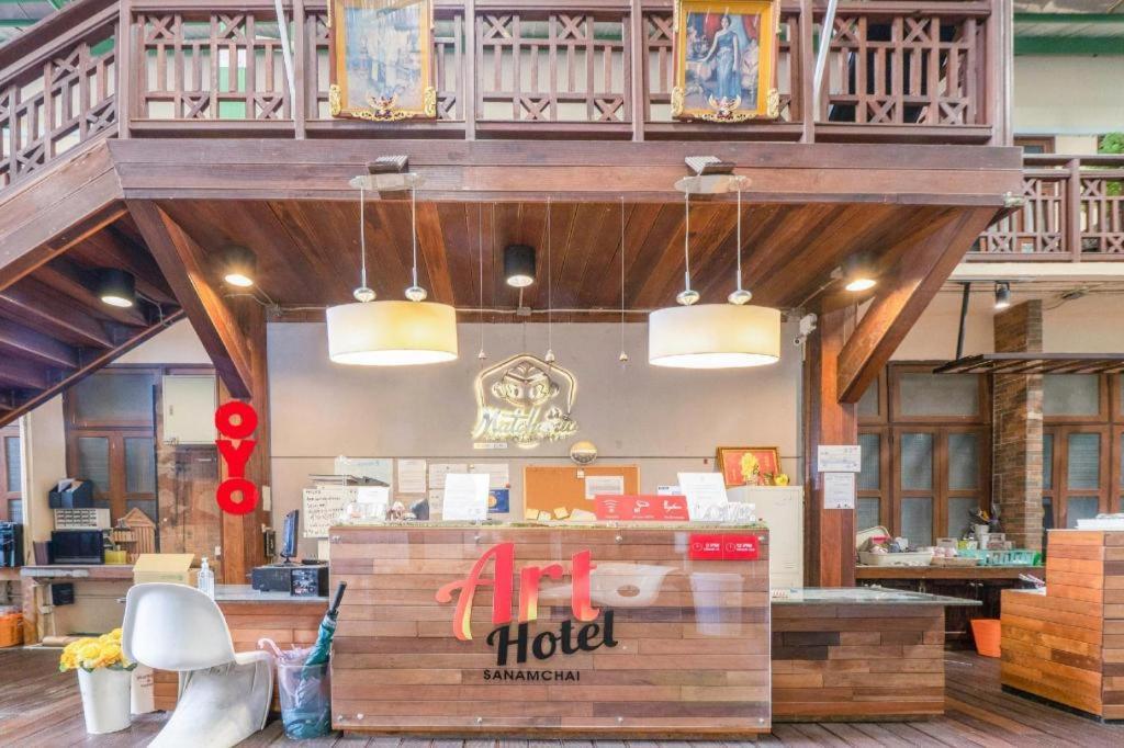 Art Sanamchai Hostel *